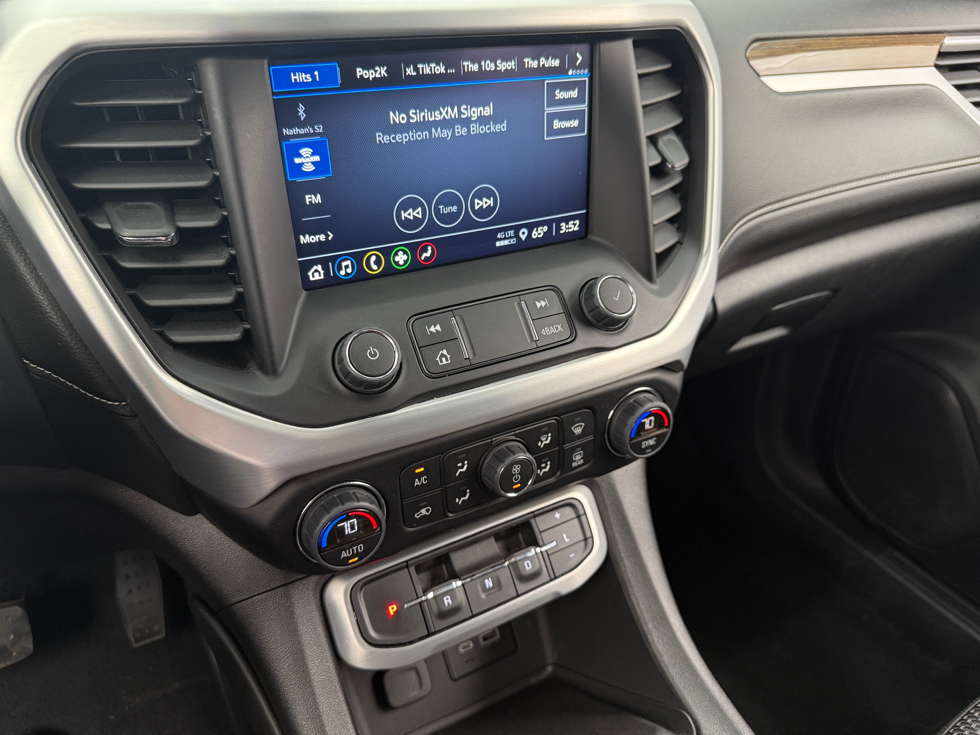 2023 GMC Acadia SLE 4