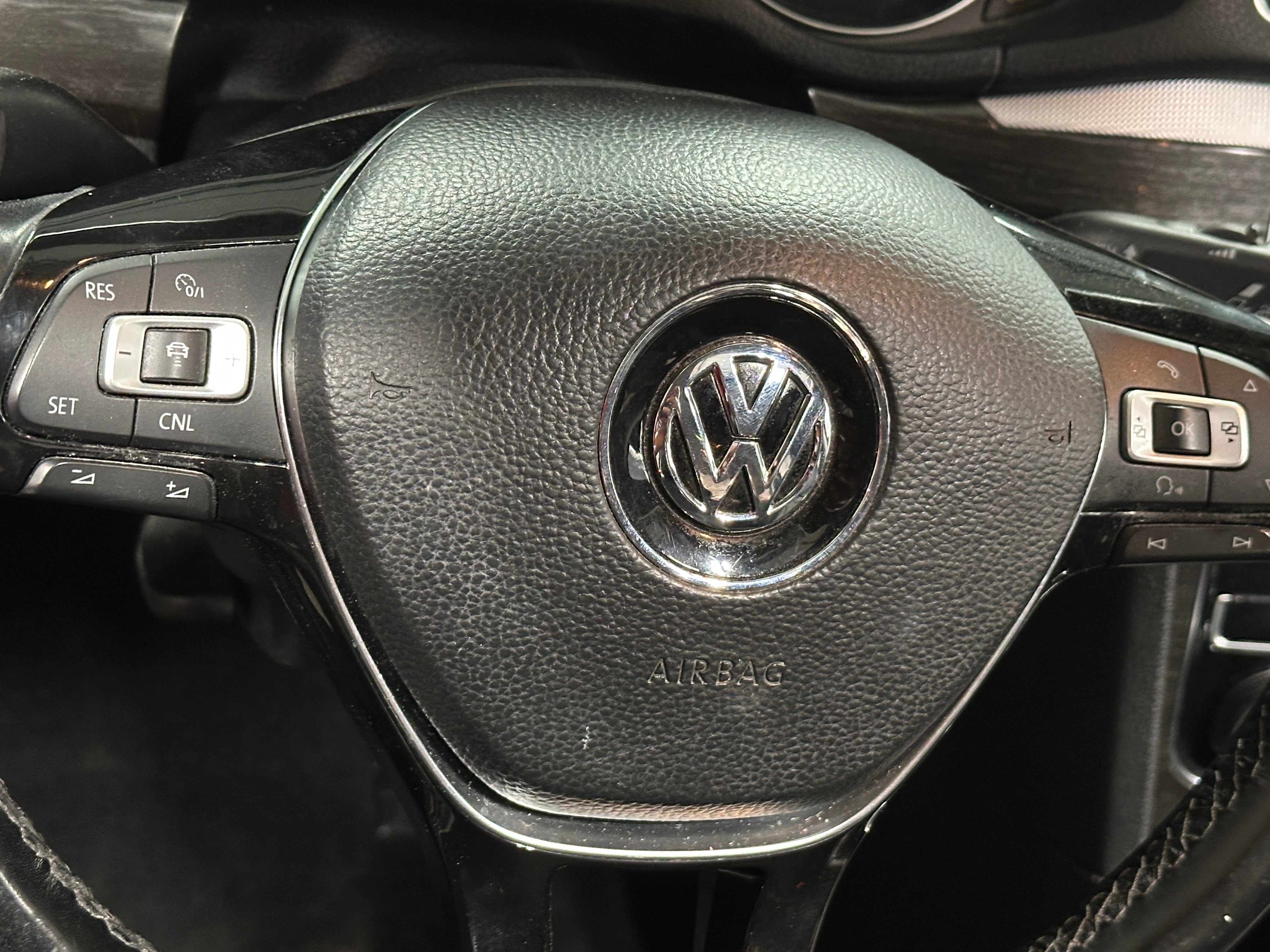 2018 Volkswagen Passat 2.0T 4