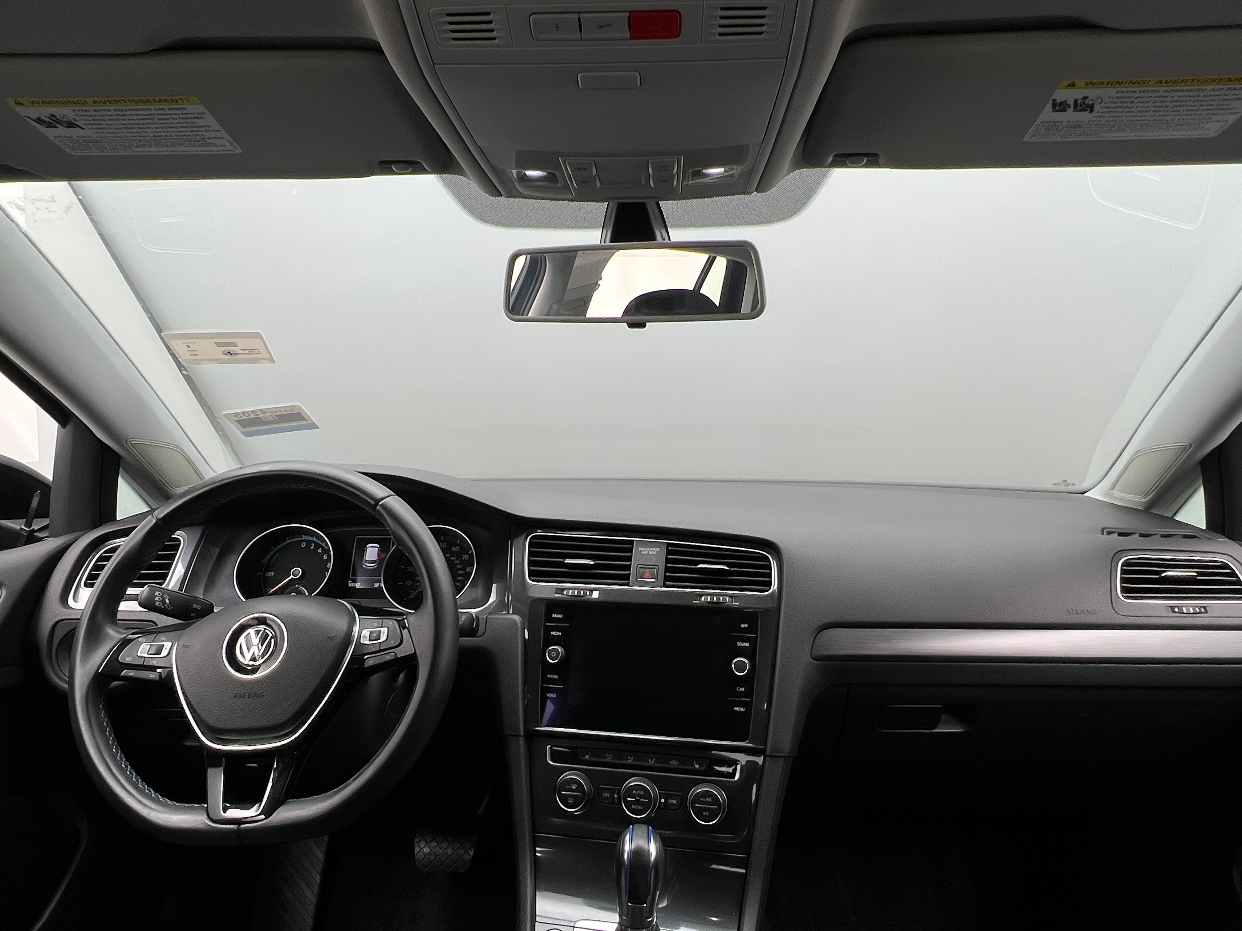 2018 Volkswagen e-Golf SE 3