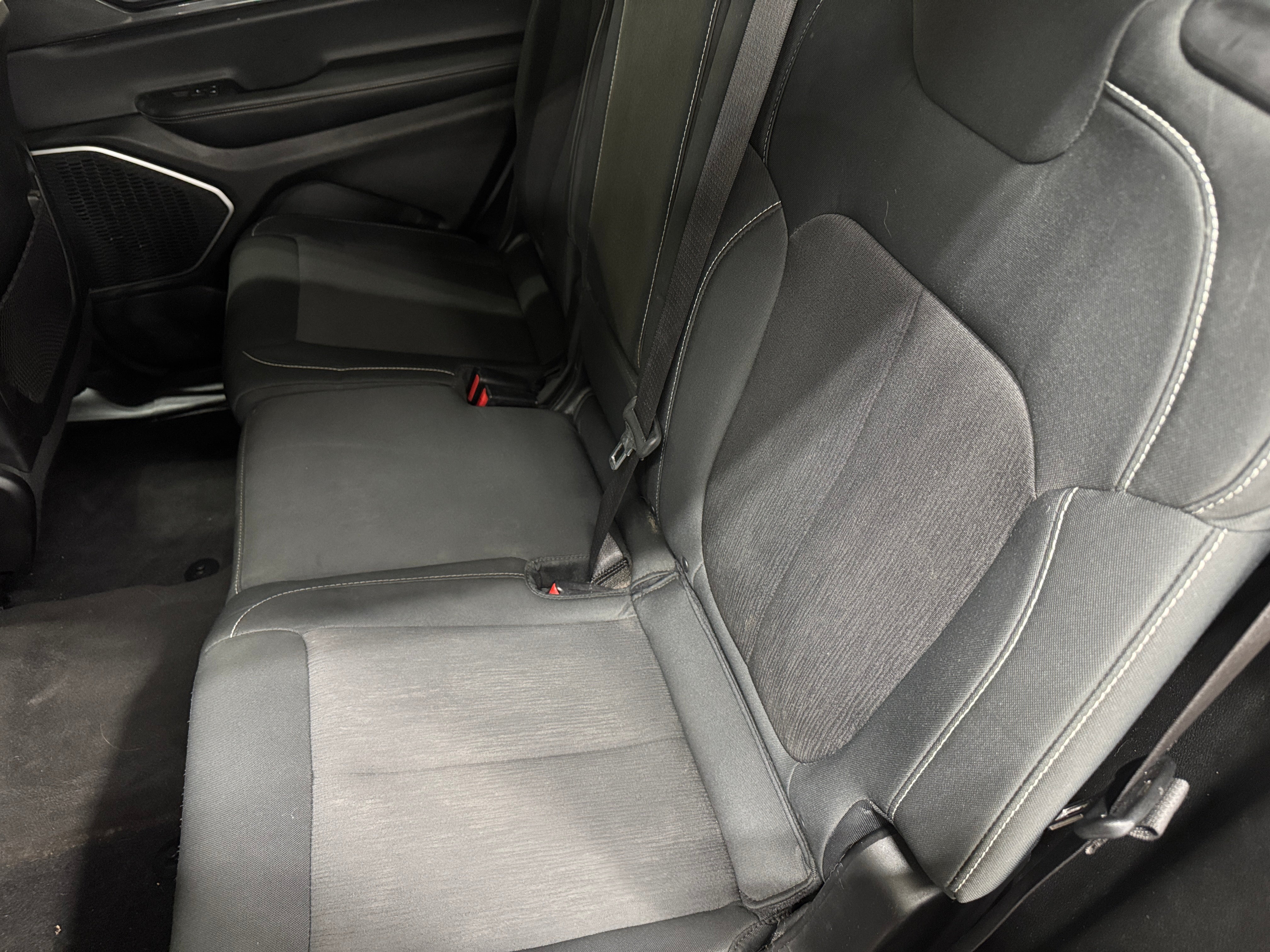 2022 Jeep Grand Cherokee L Laredo 6