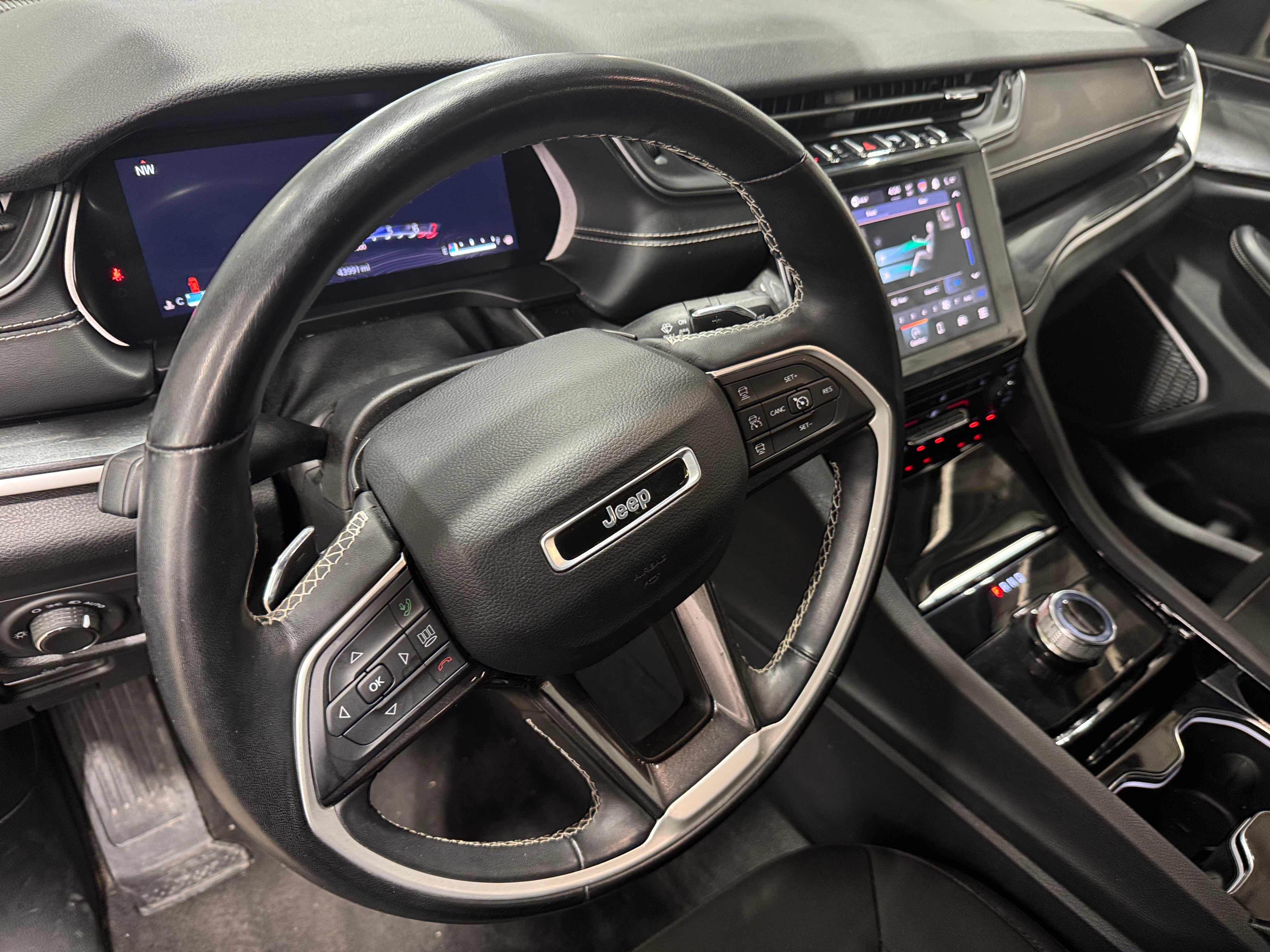 2022 Jeep Grand Cherokee L Laredo 3