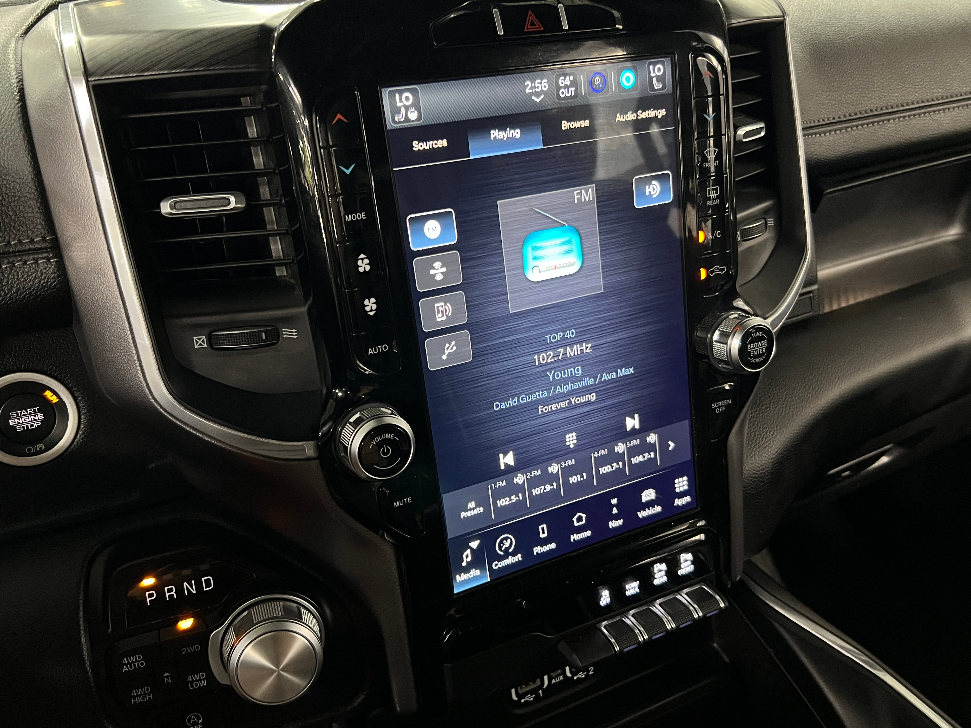 2023 RAM 1500 Laramie 4