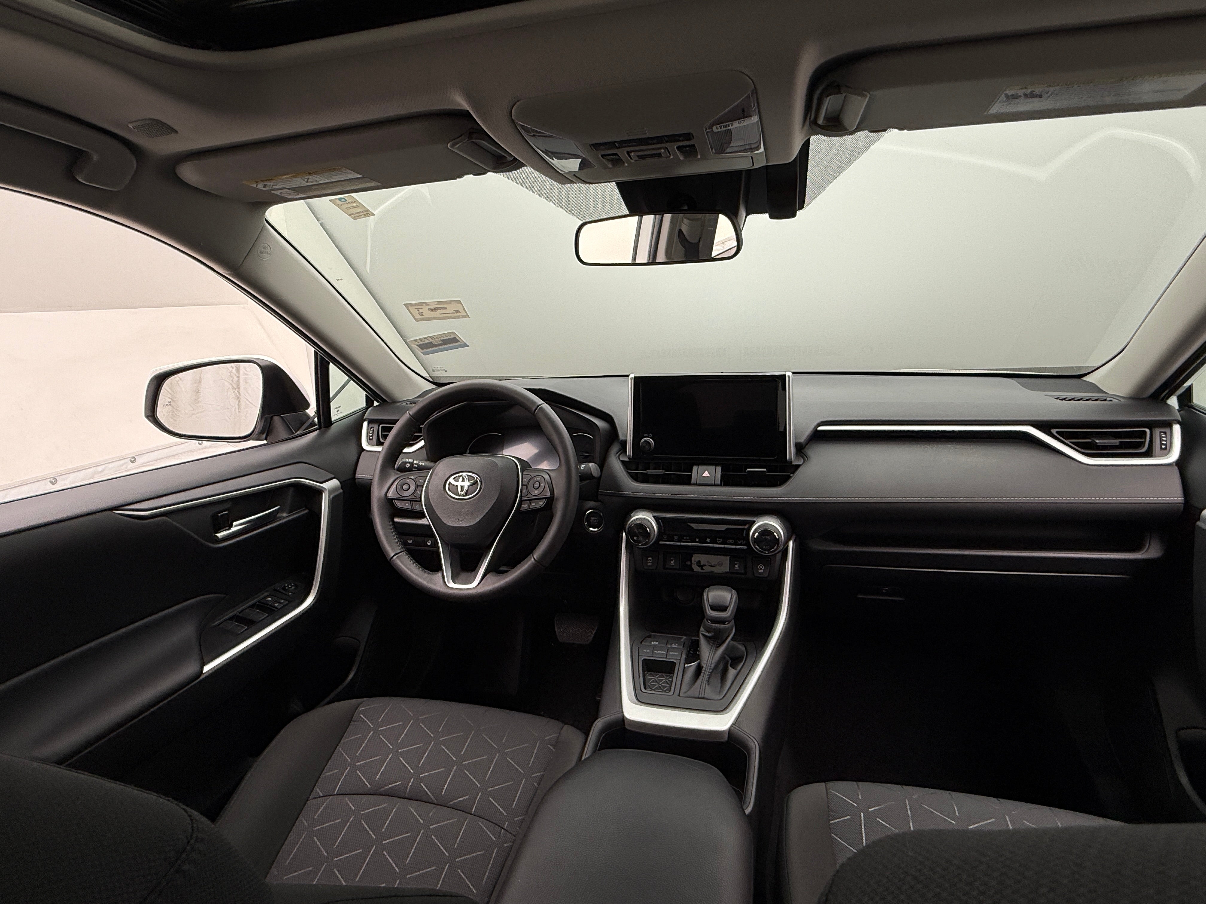 2024 Toyota RAV4 XLE 3