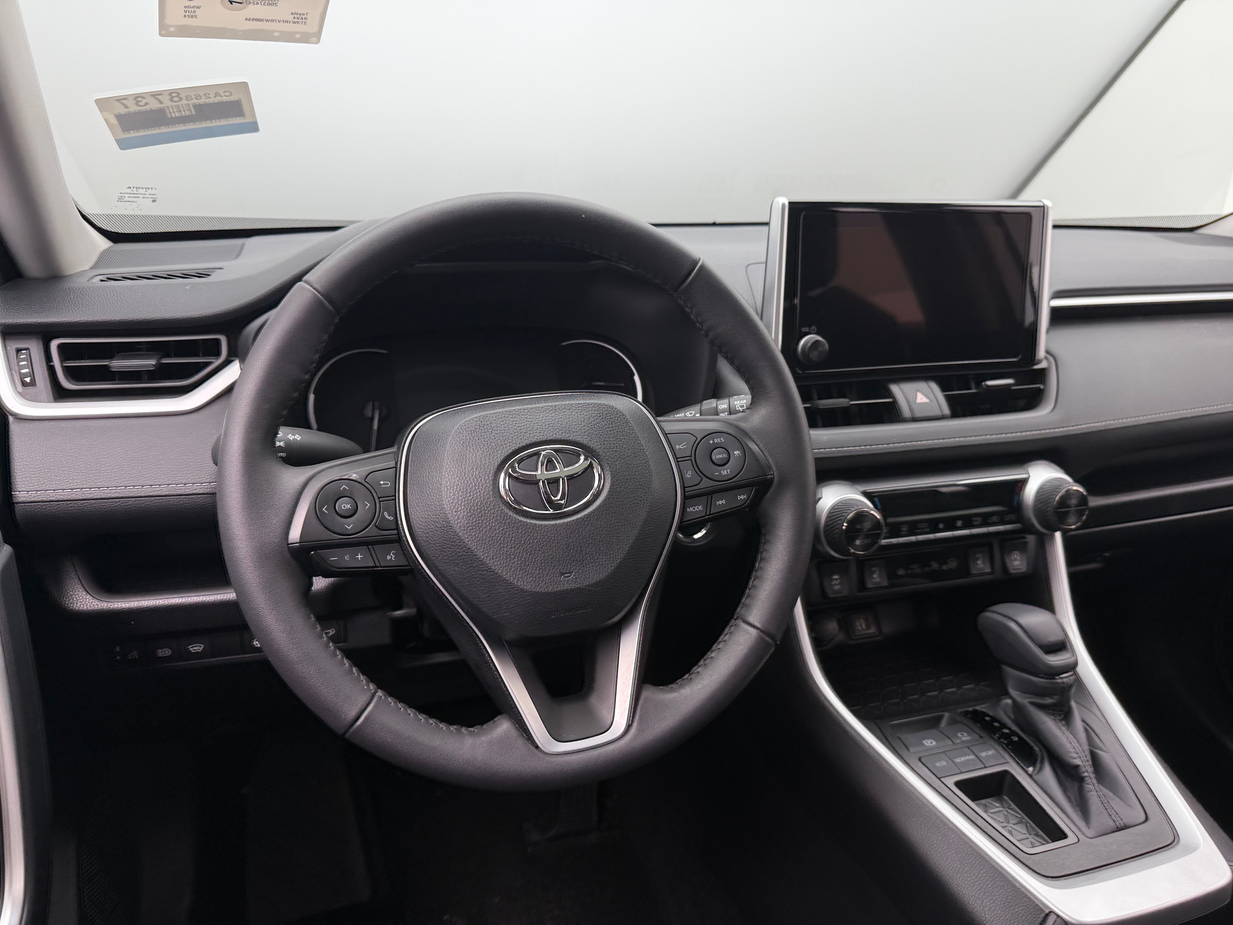 2024 Toyota RAV4 XLE 5