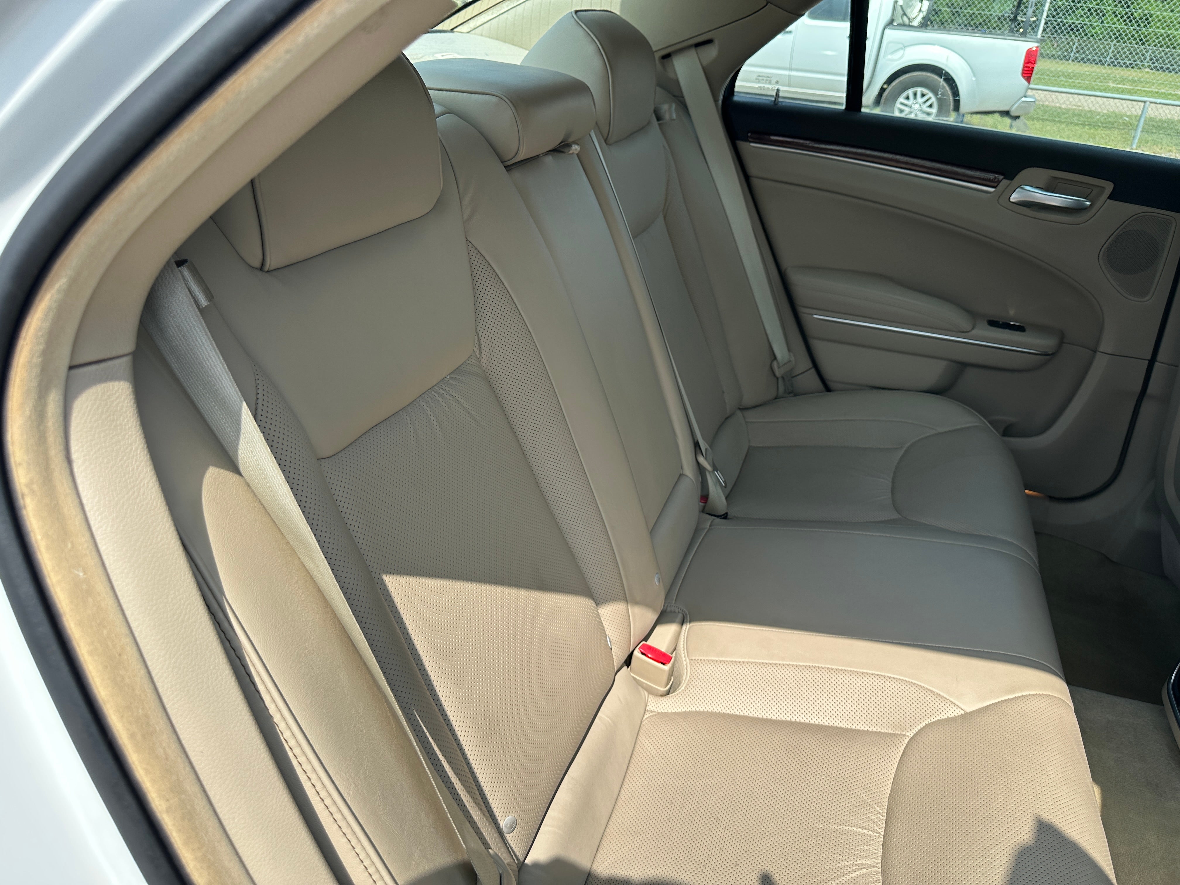 2011 Chrysler 300 C 5