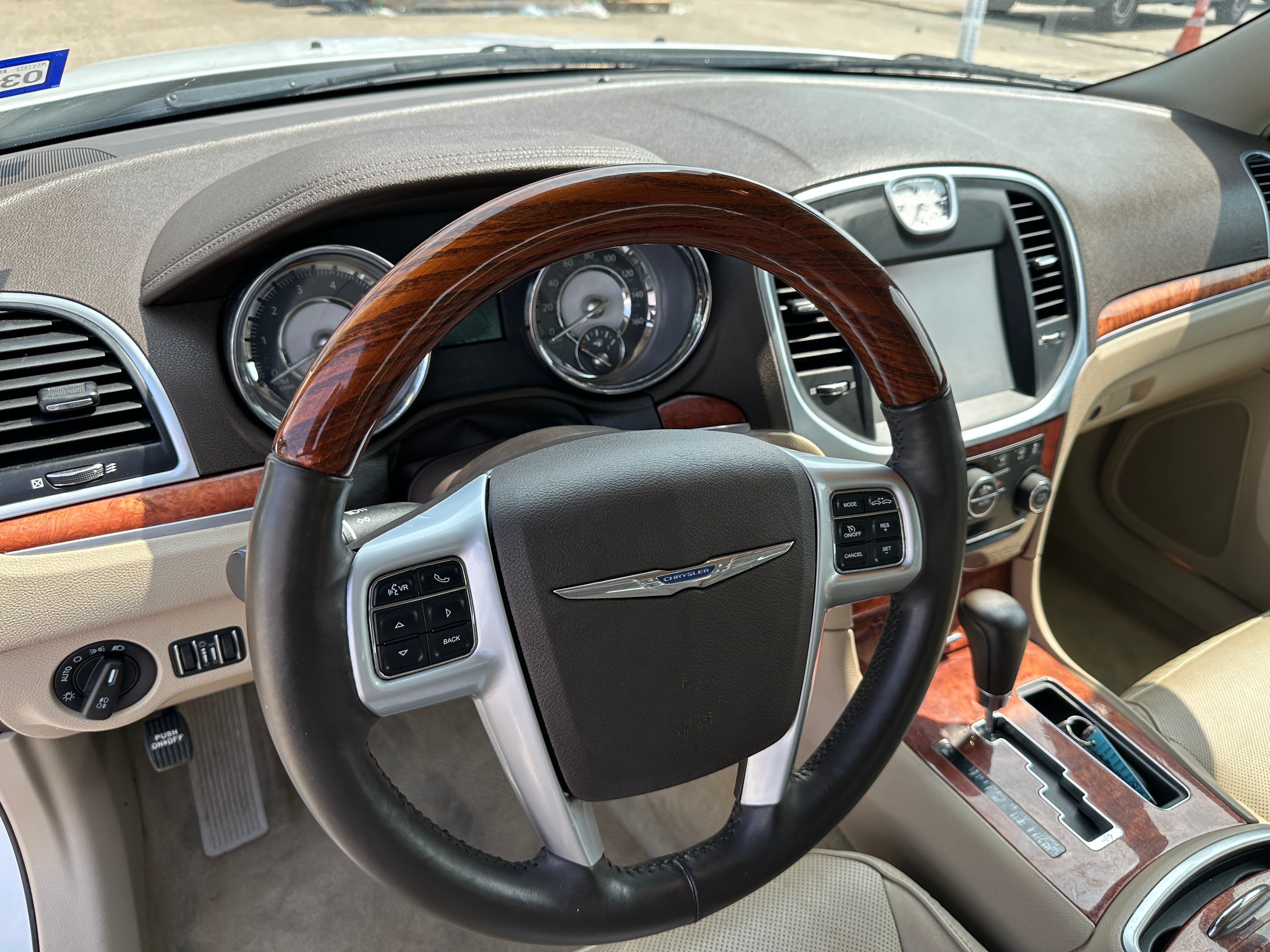 2011 Chrysler 300 C 4