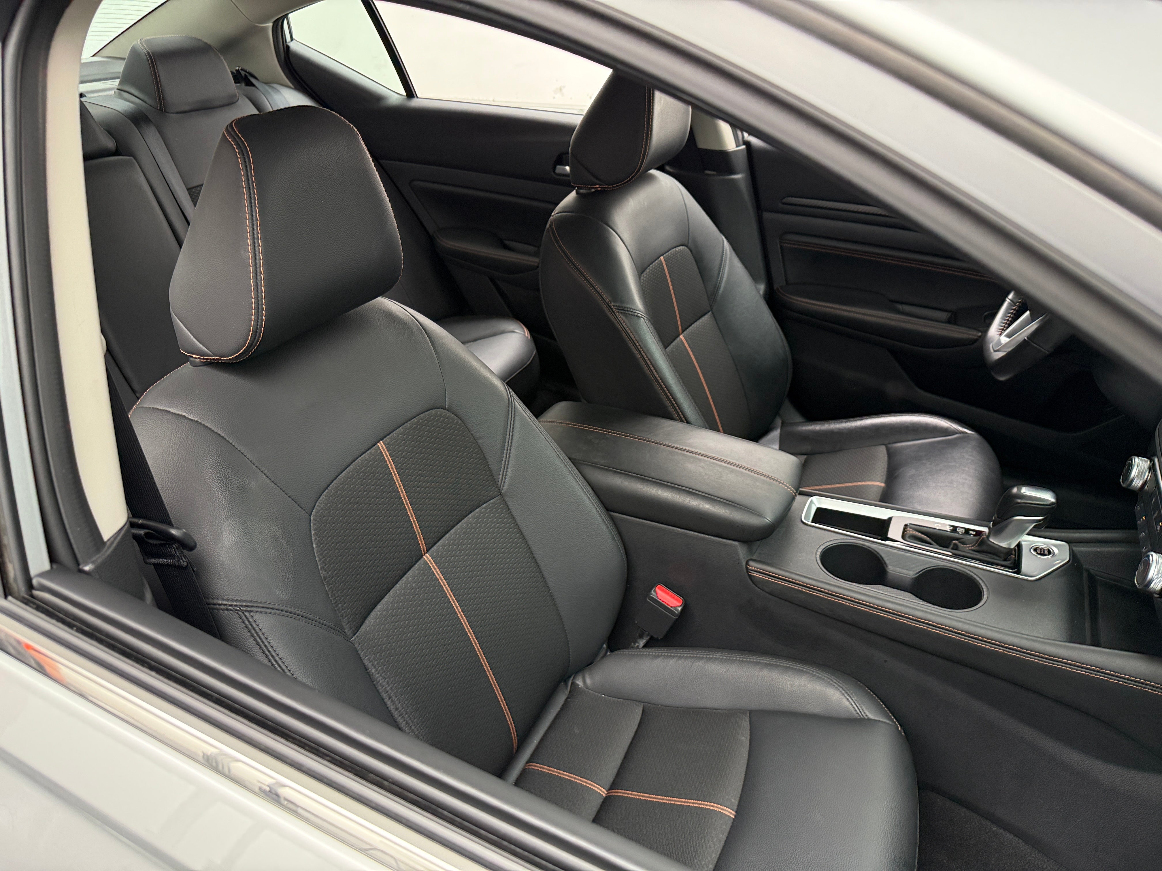 2022 Nissan Altima SR 2