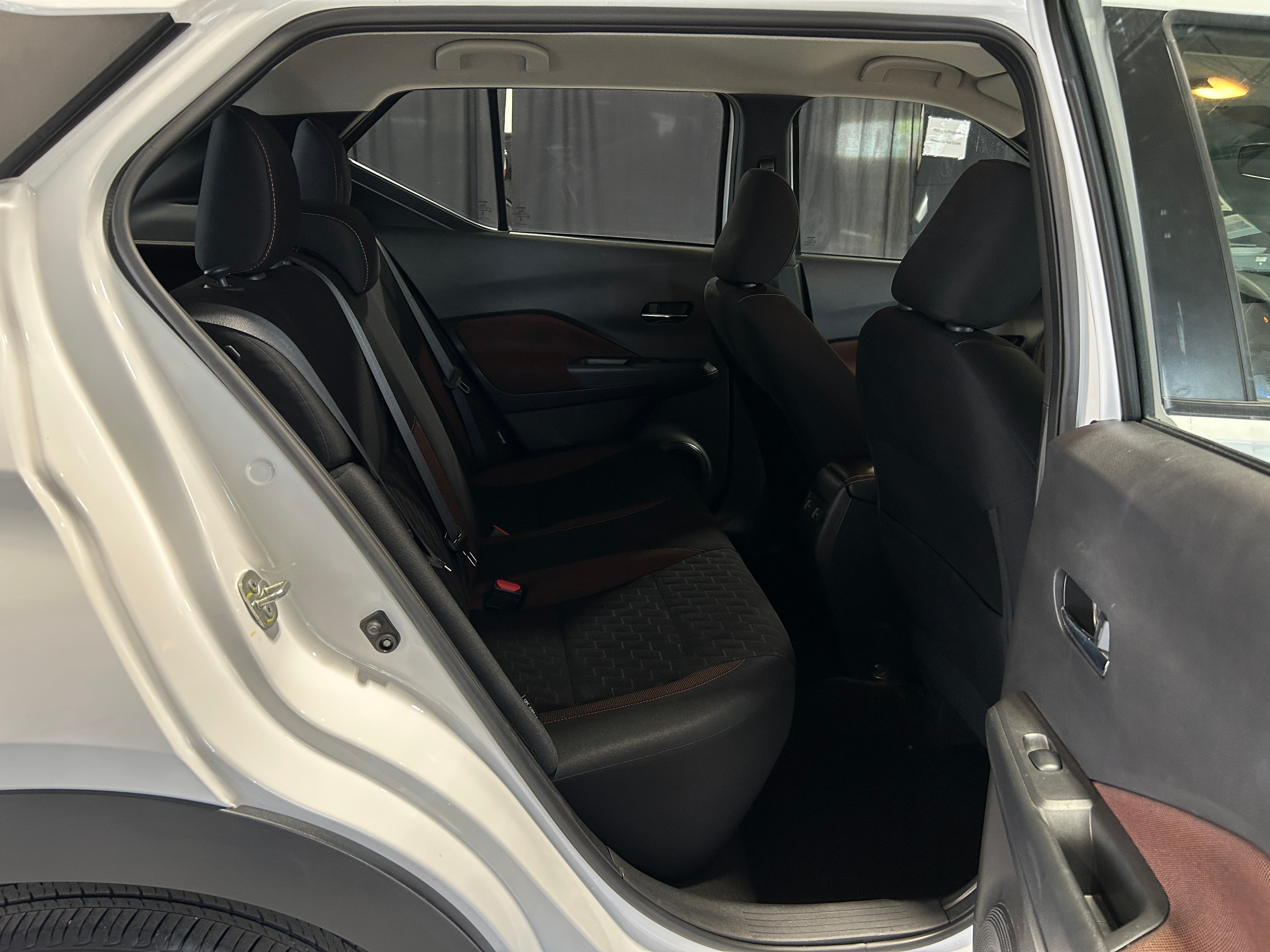 2023 Nissan Kicks SR 6