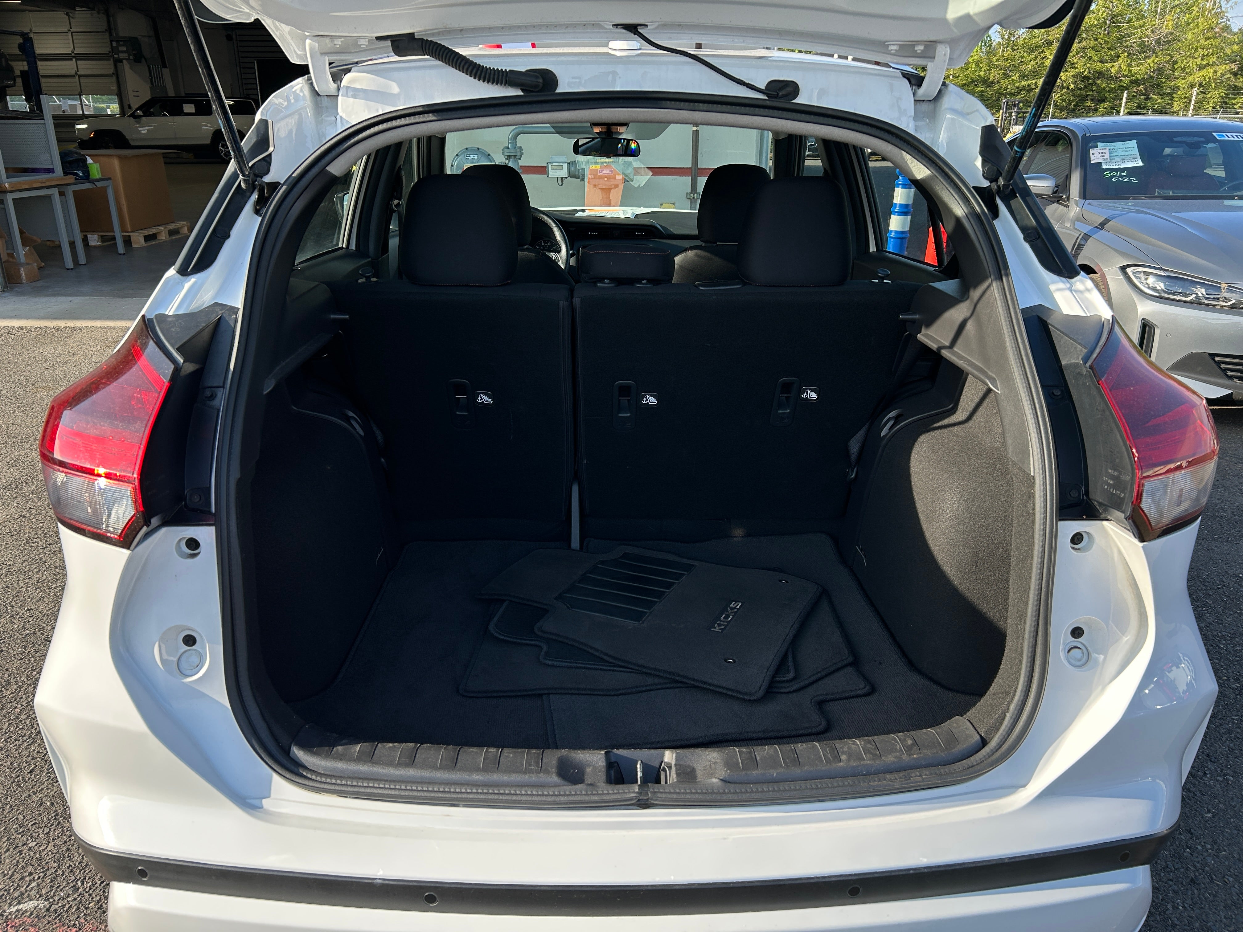 2023 Nissan Kicks SR 7