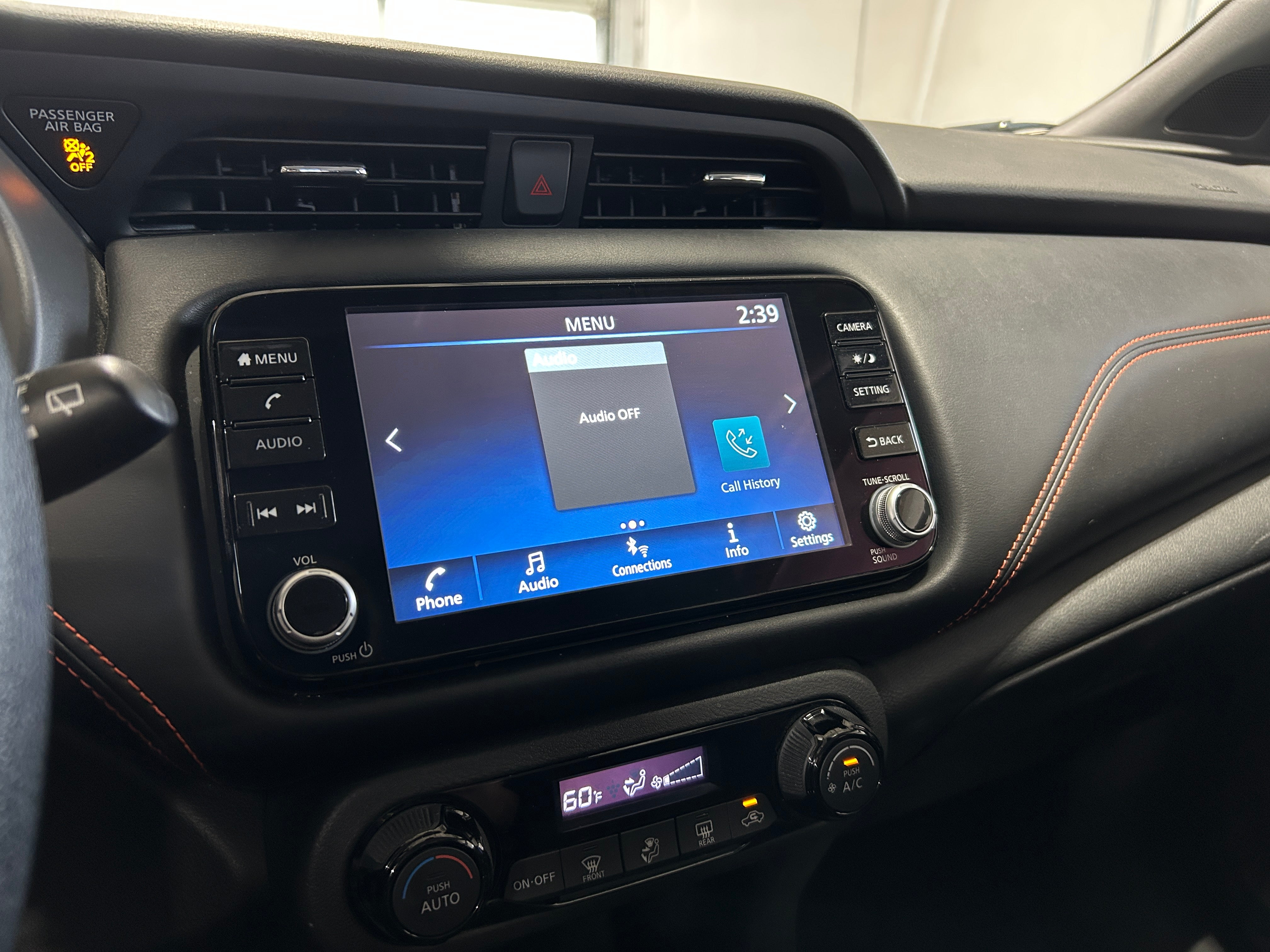 2023 Nissan Kicks SR 4
