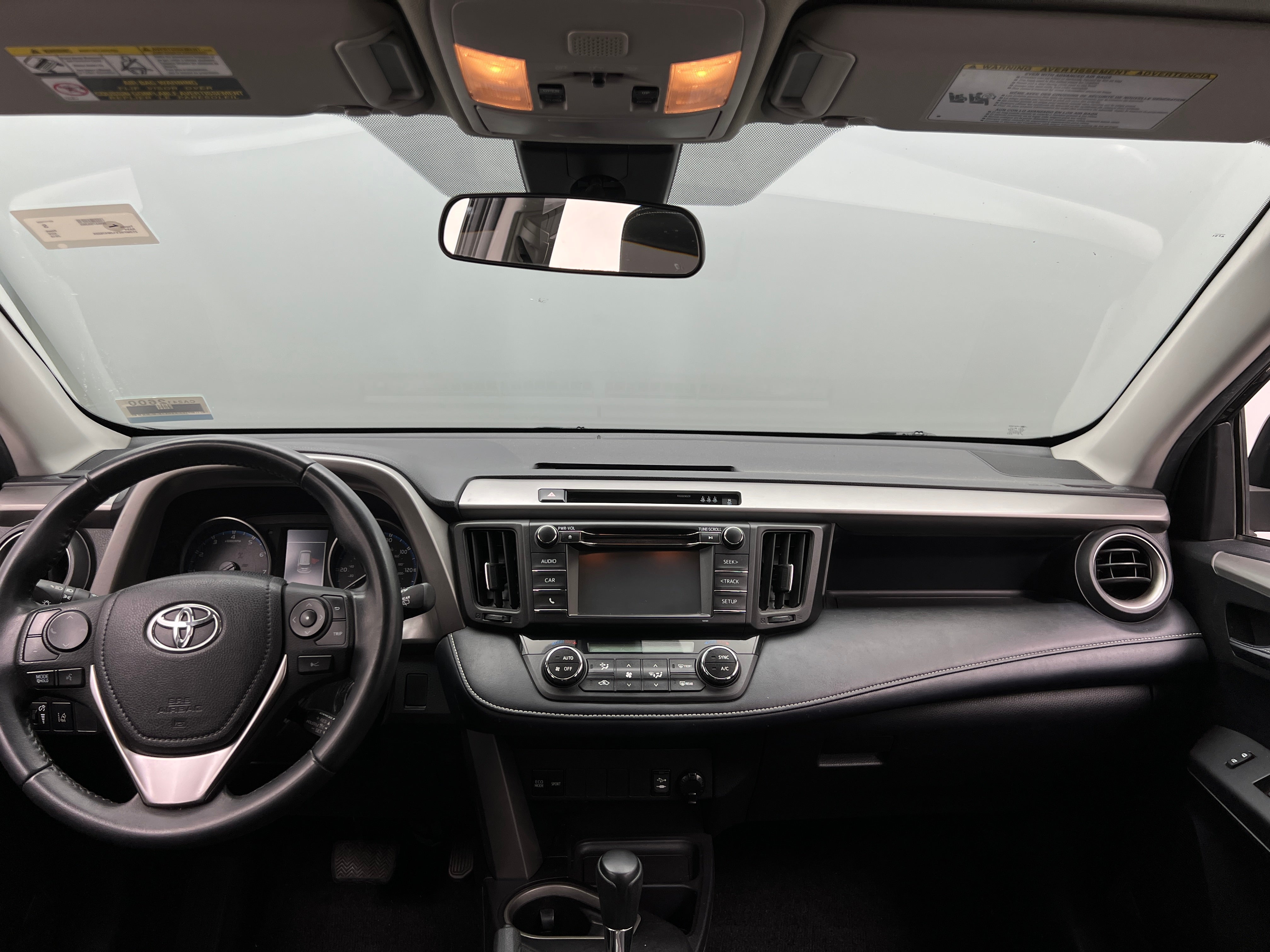 2018 Toyota RAV4 XLE 3