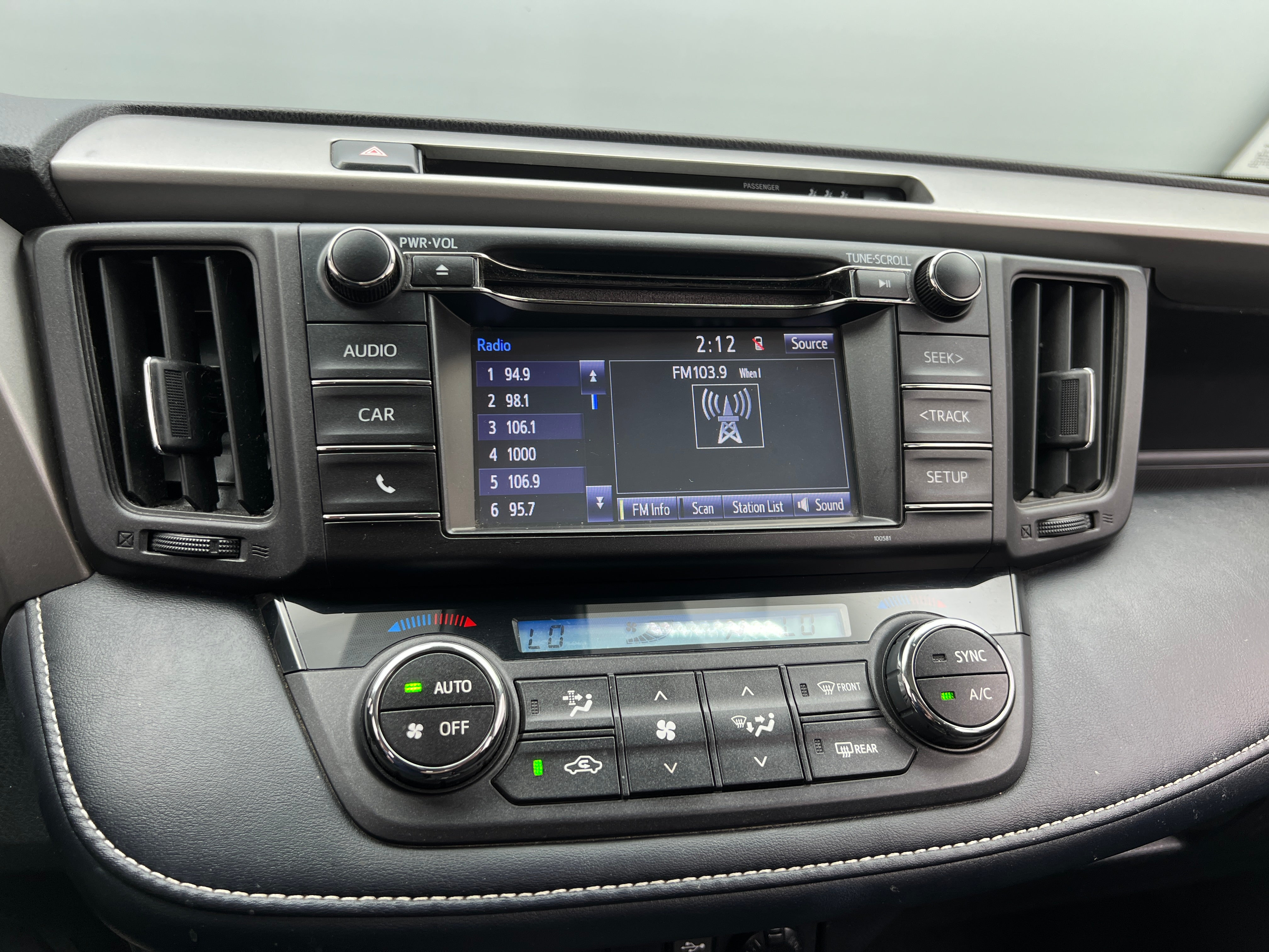 2018 Toyota RAV4 XLE 4