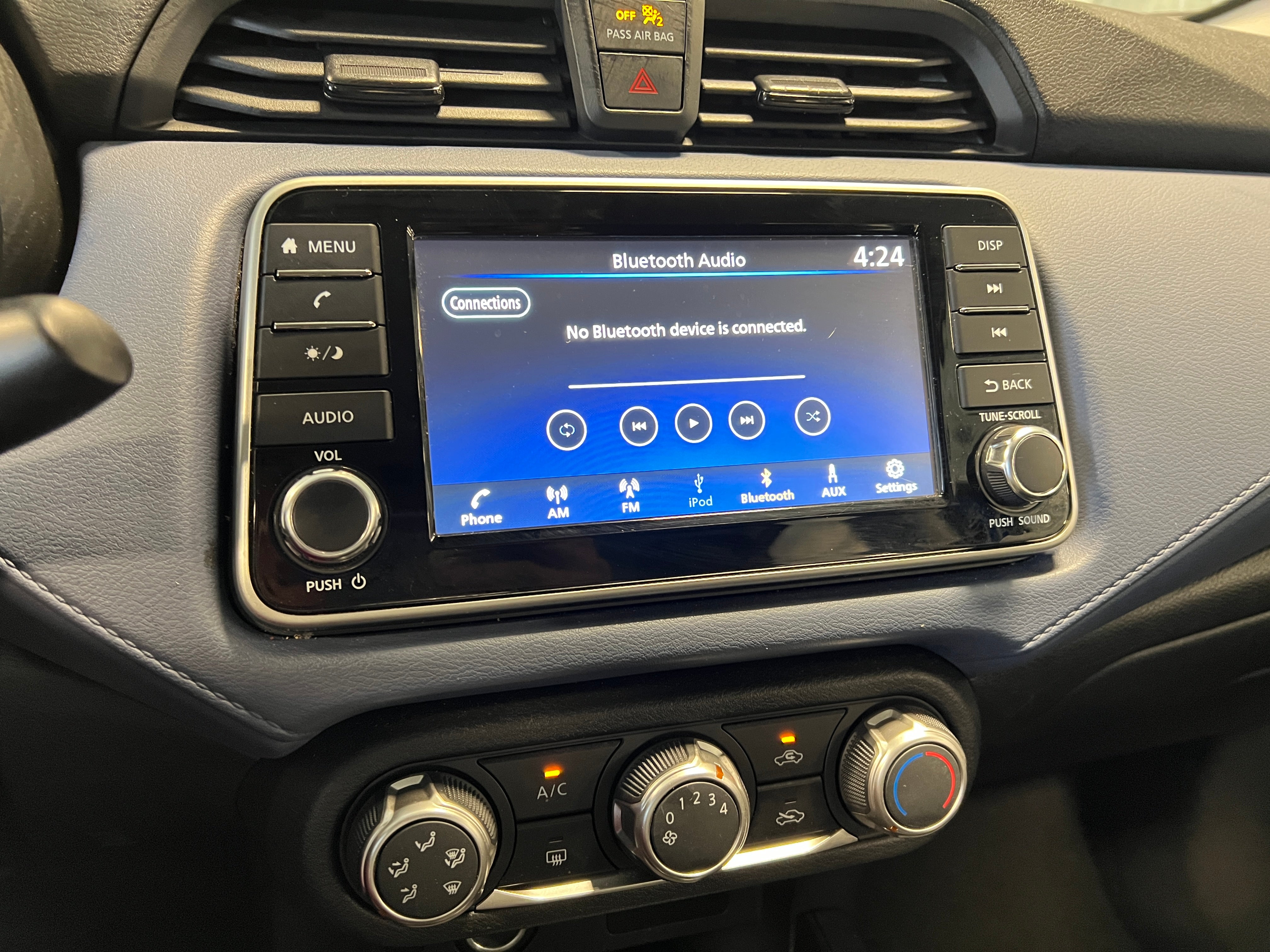 2023 Nissan Versa SV 4
