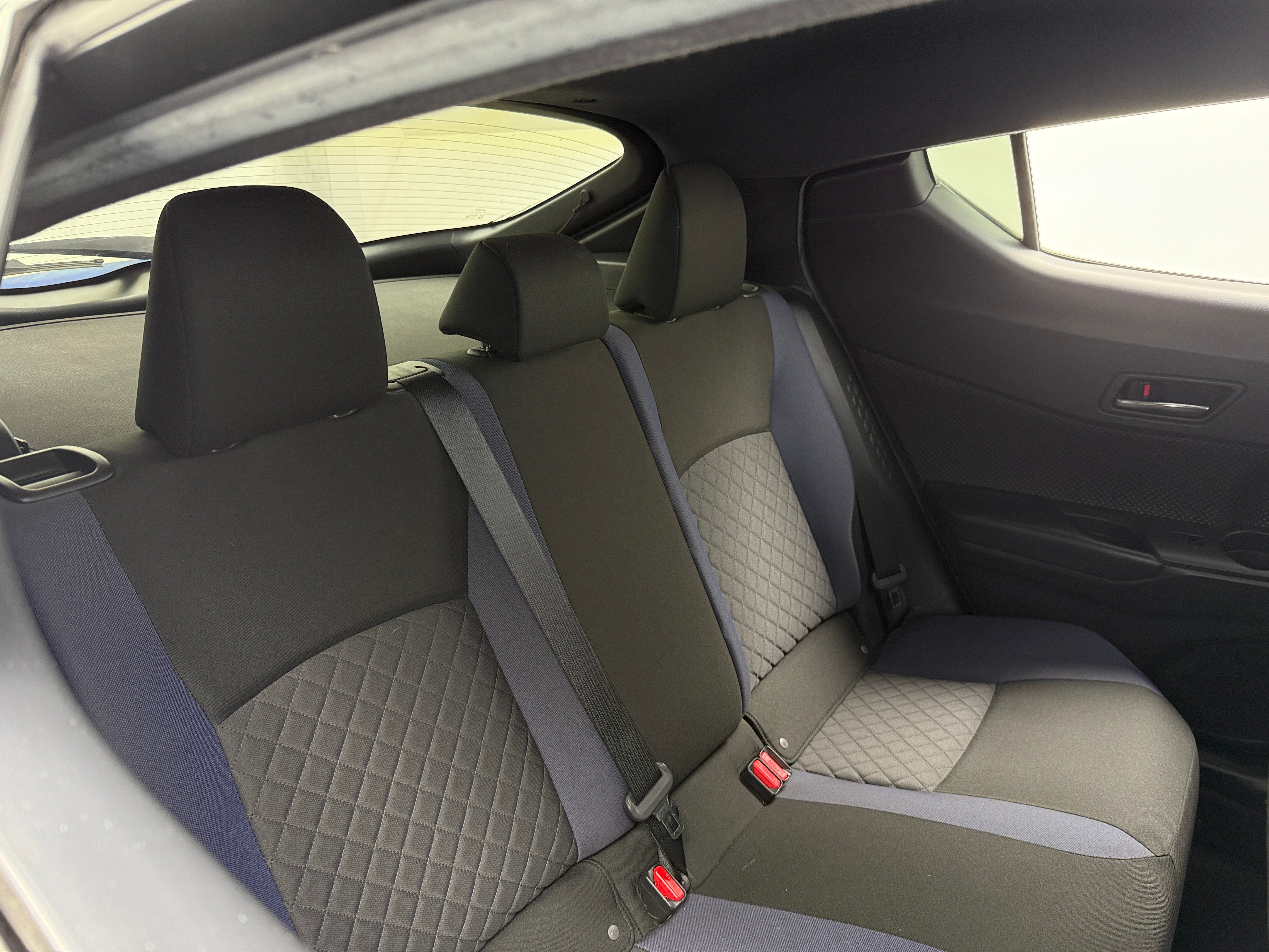 2020 Toyota C-HR XLE 6