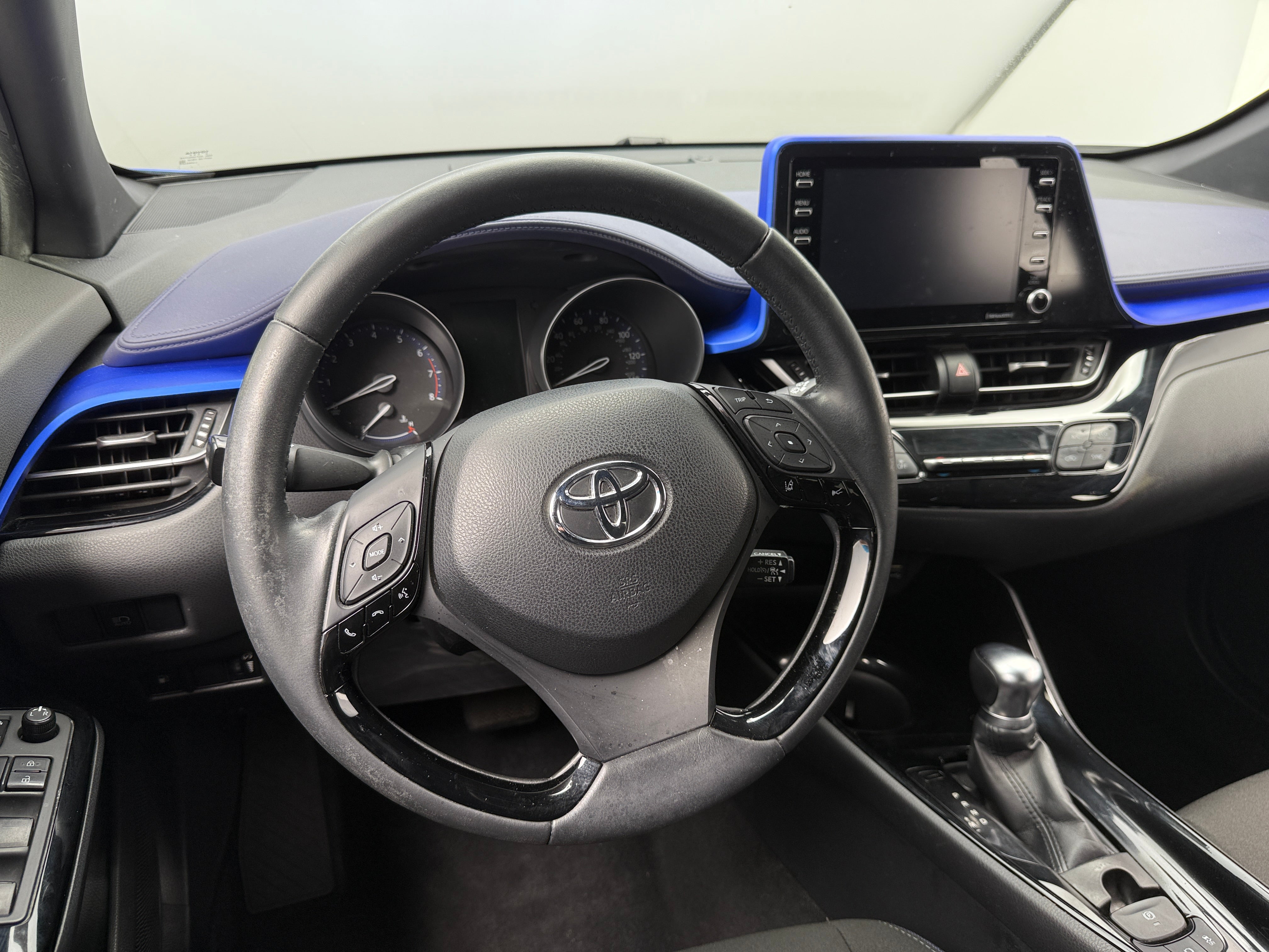 2020 Toyota C-HR XLE 5