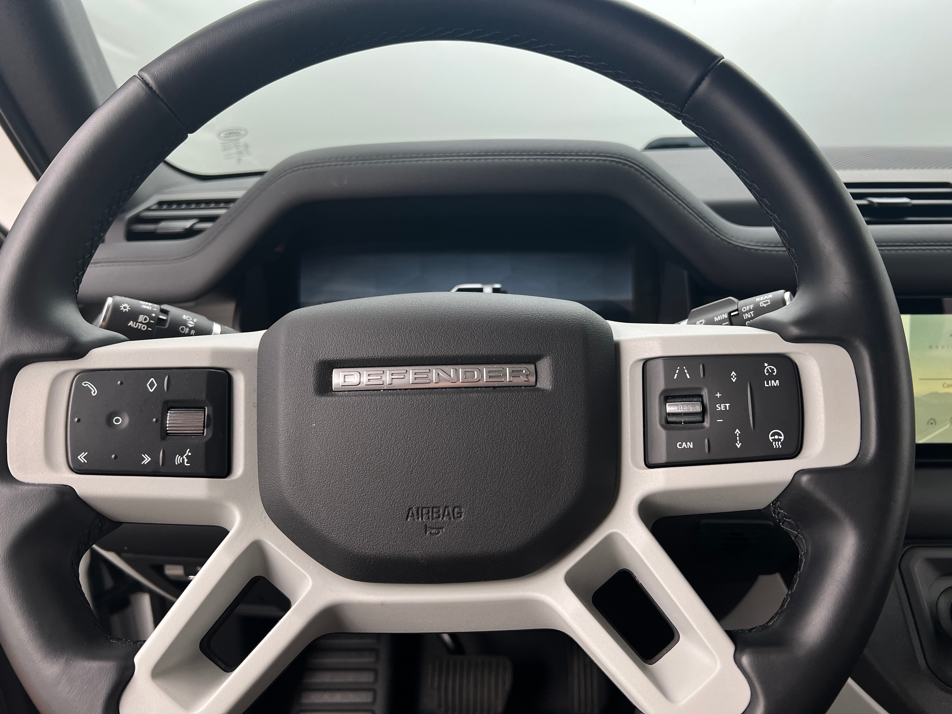 2024 Land Rover Defender 110 4