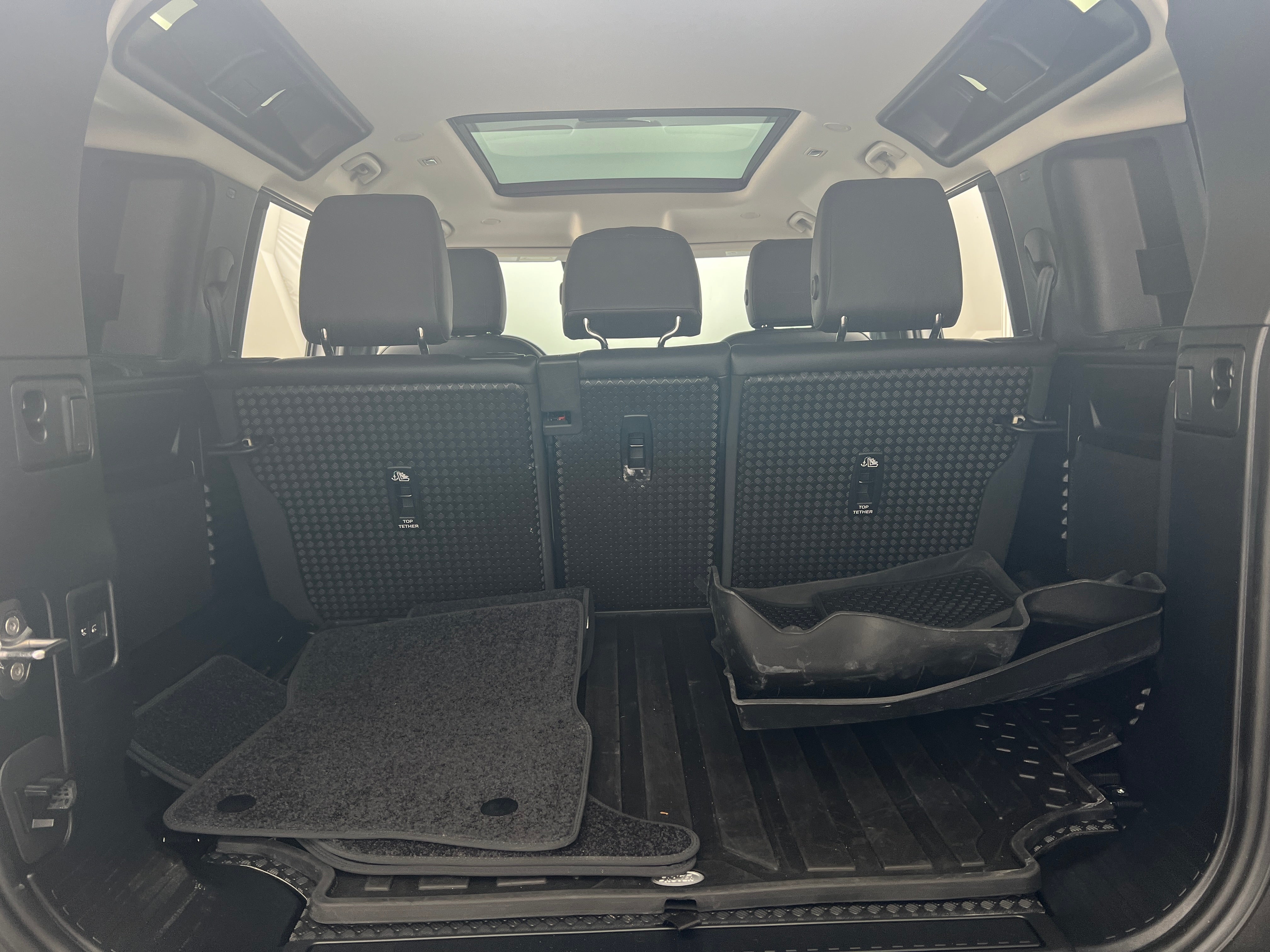 2024 Land Rover Defender 110 6