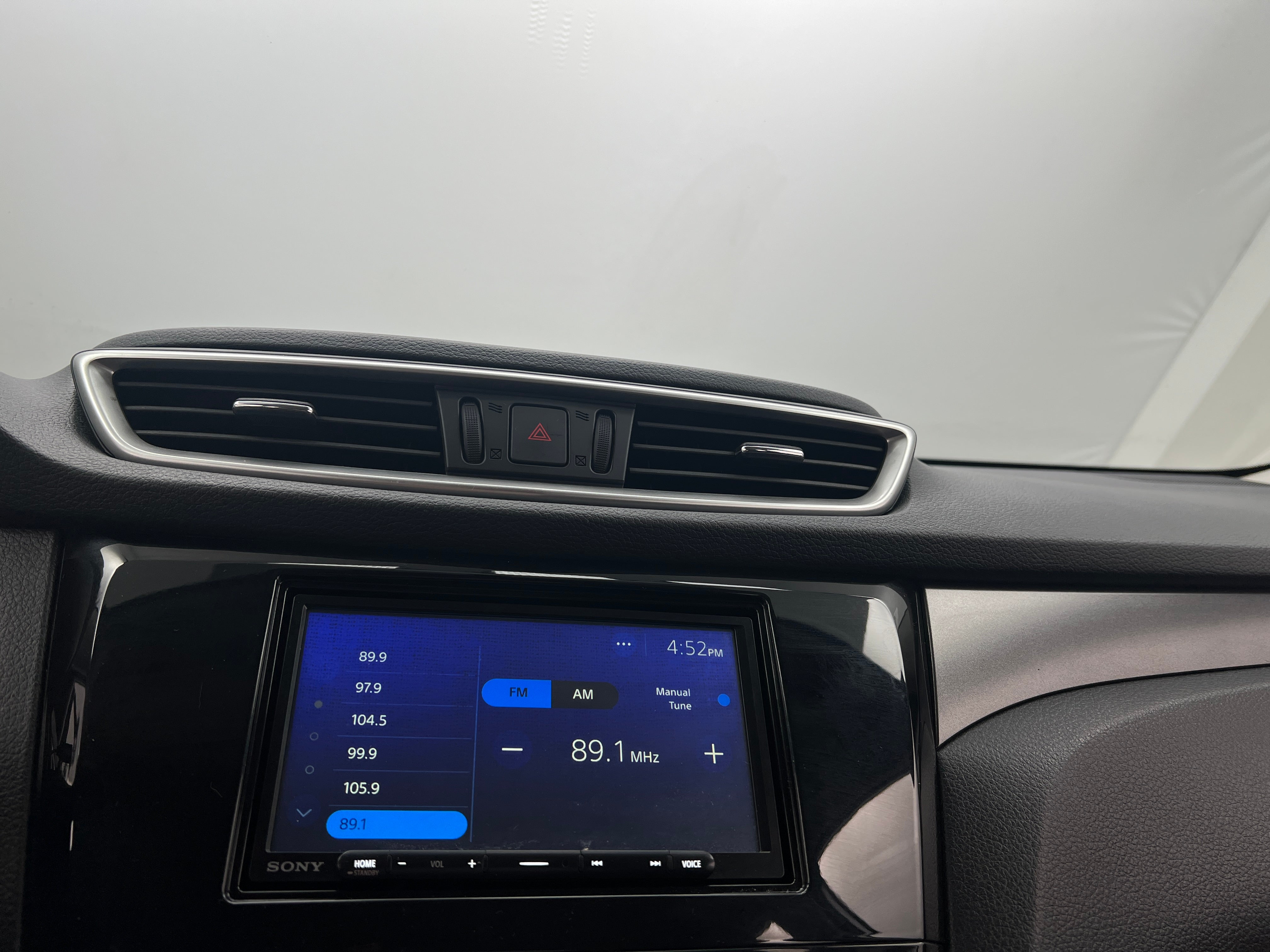 2015 Nissan Rogue S 4