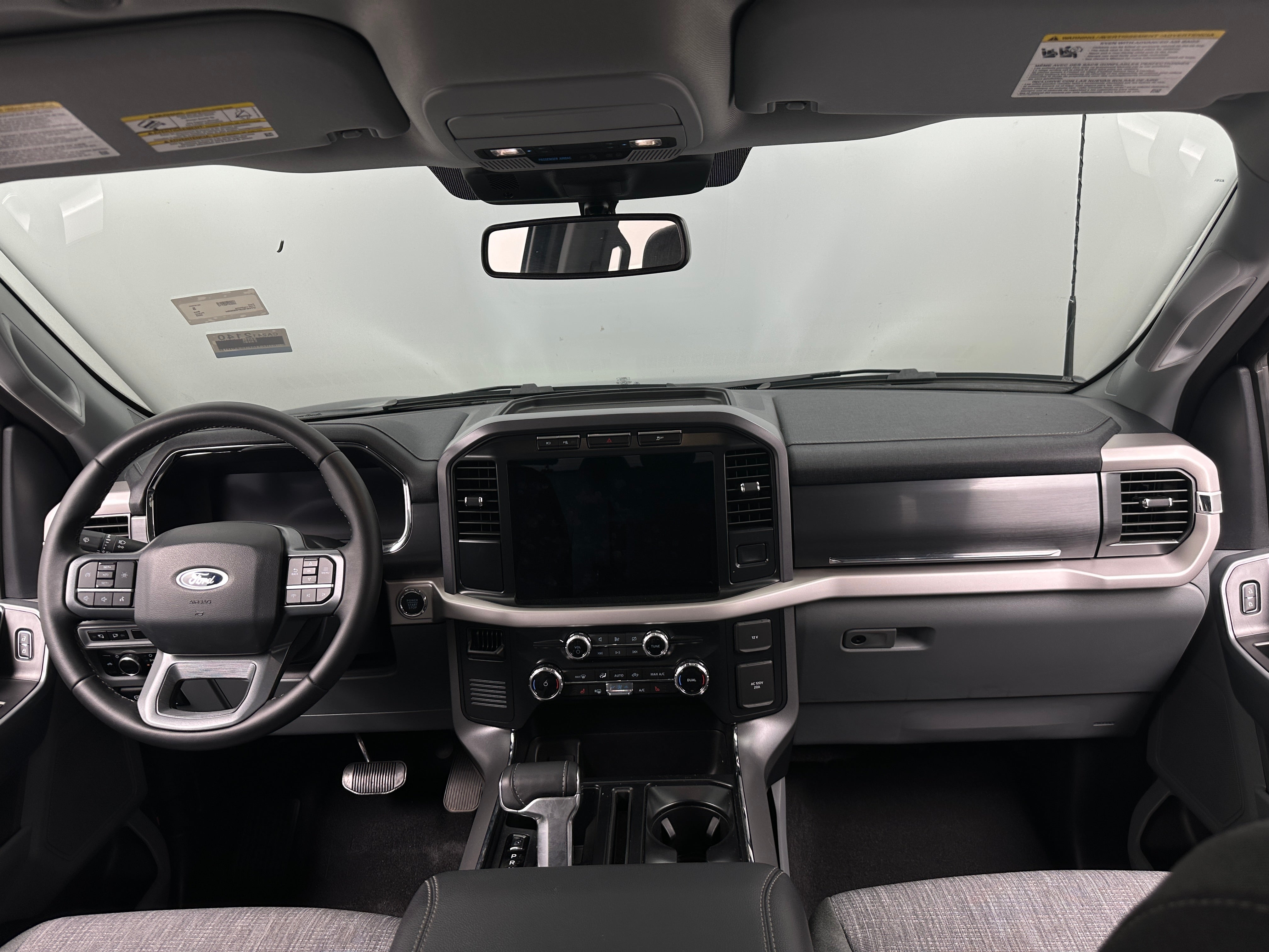 2023 Ford F-150 Lightning XLT 3