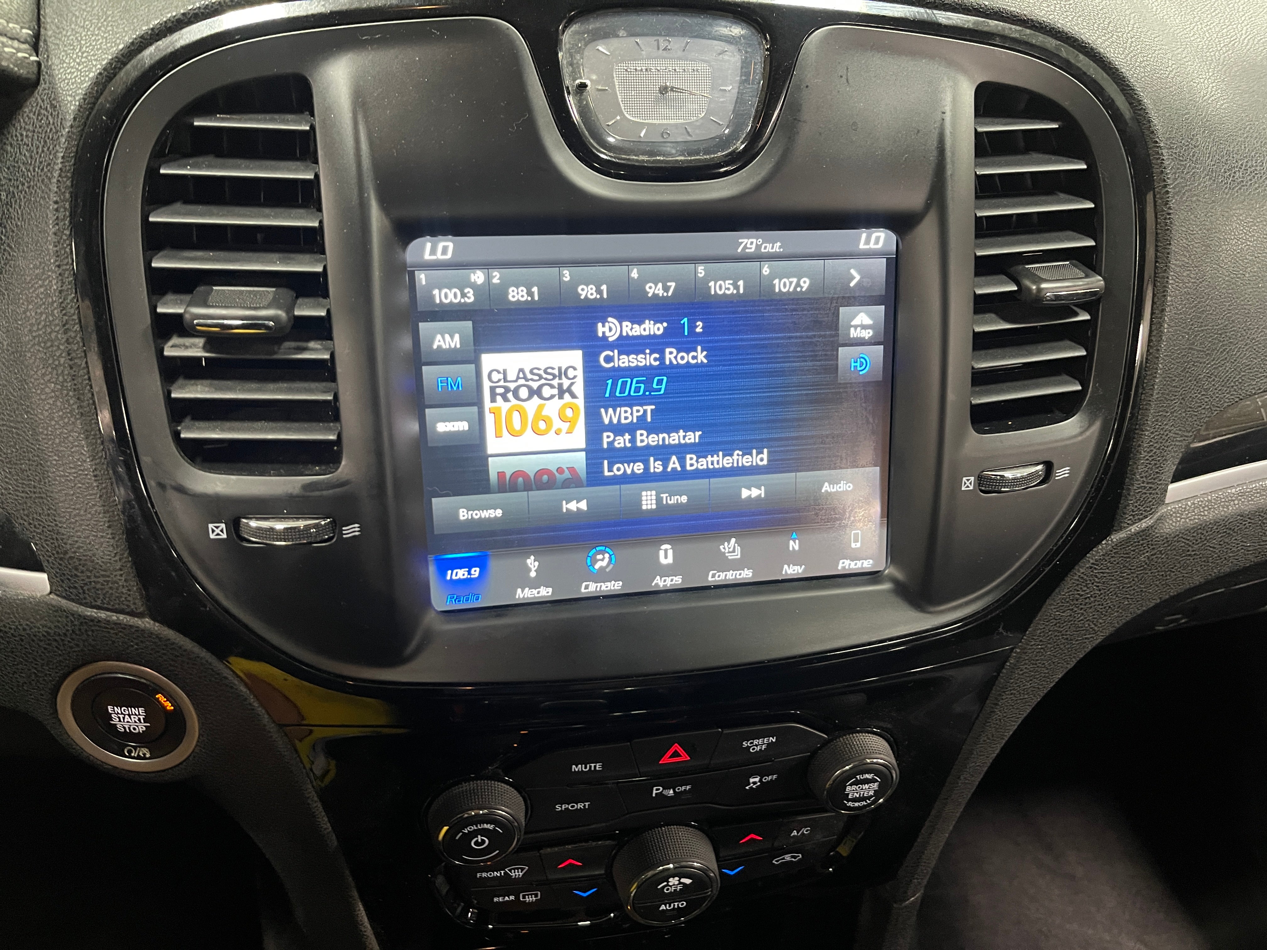 2018 Chrysler 300 S 3