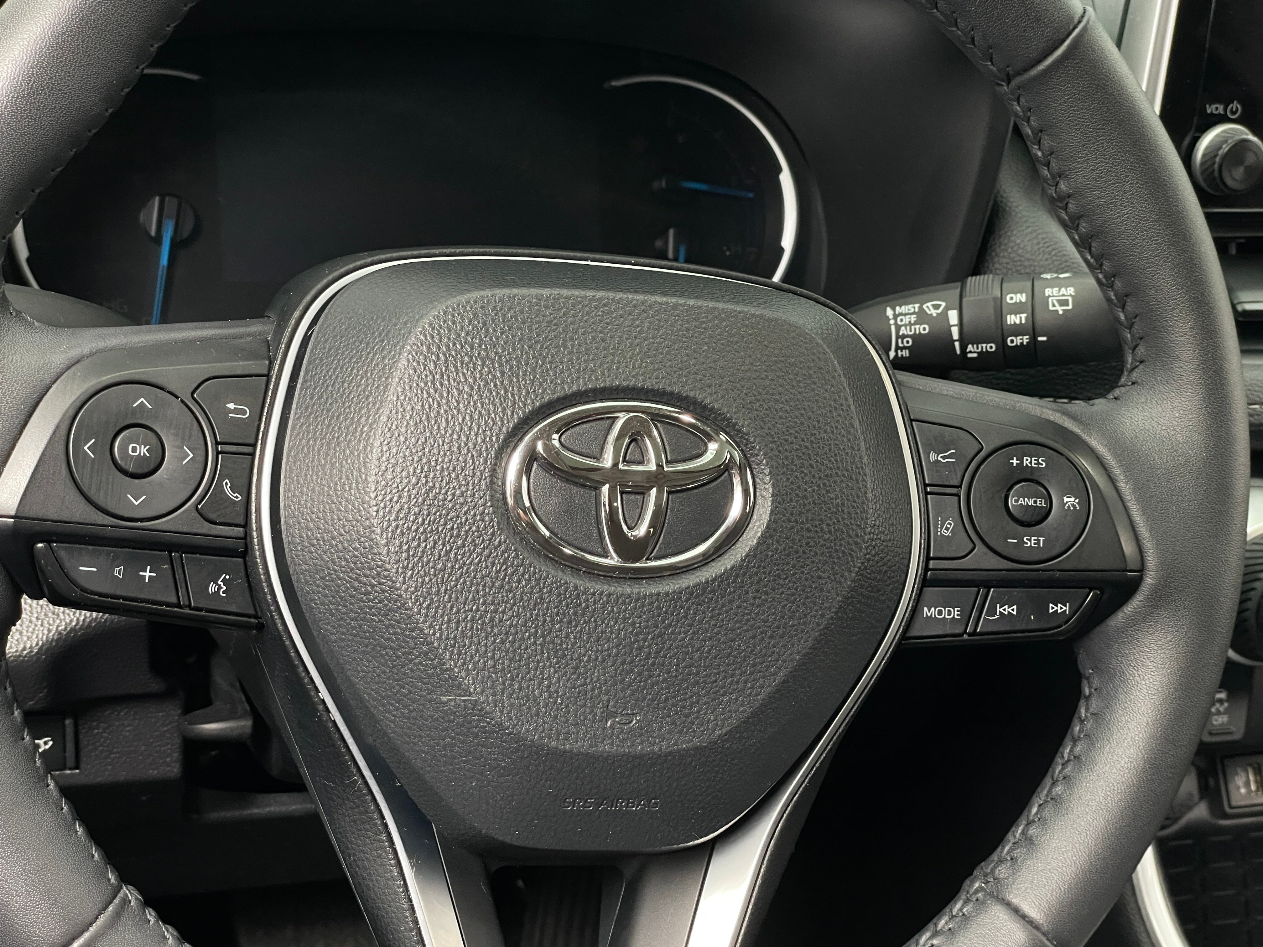 2024 Toyota RAV4 XLE 5