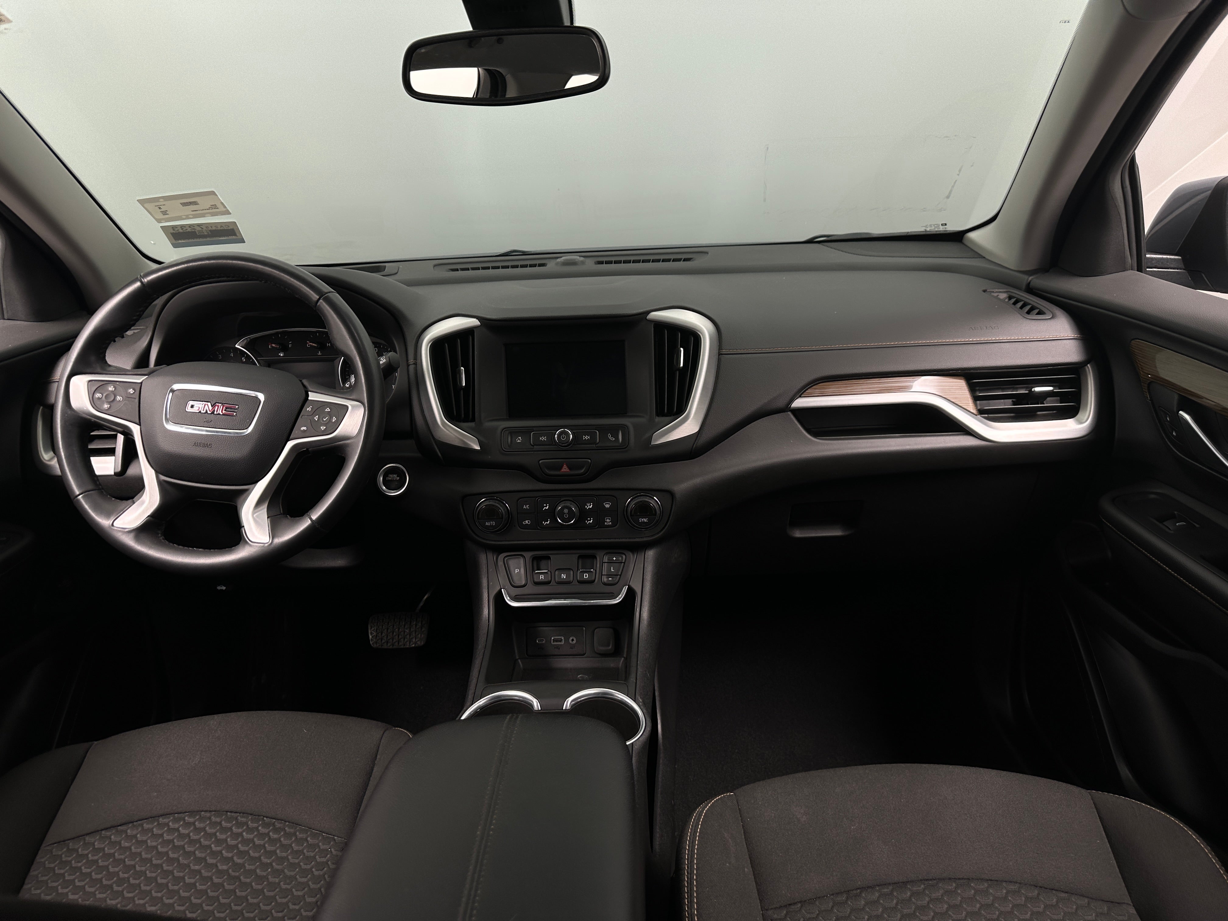 2020 GMC Terrain SLE 3