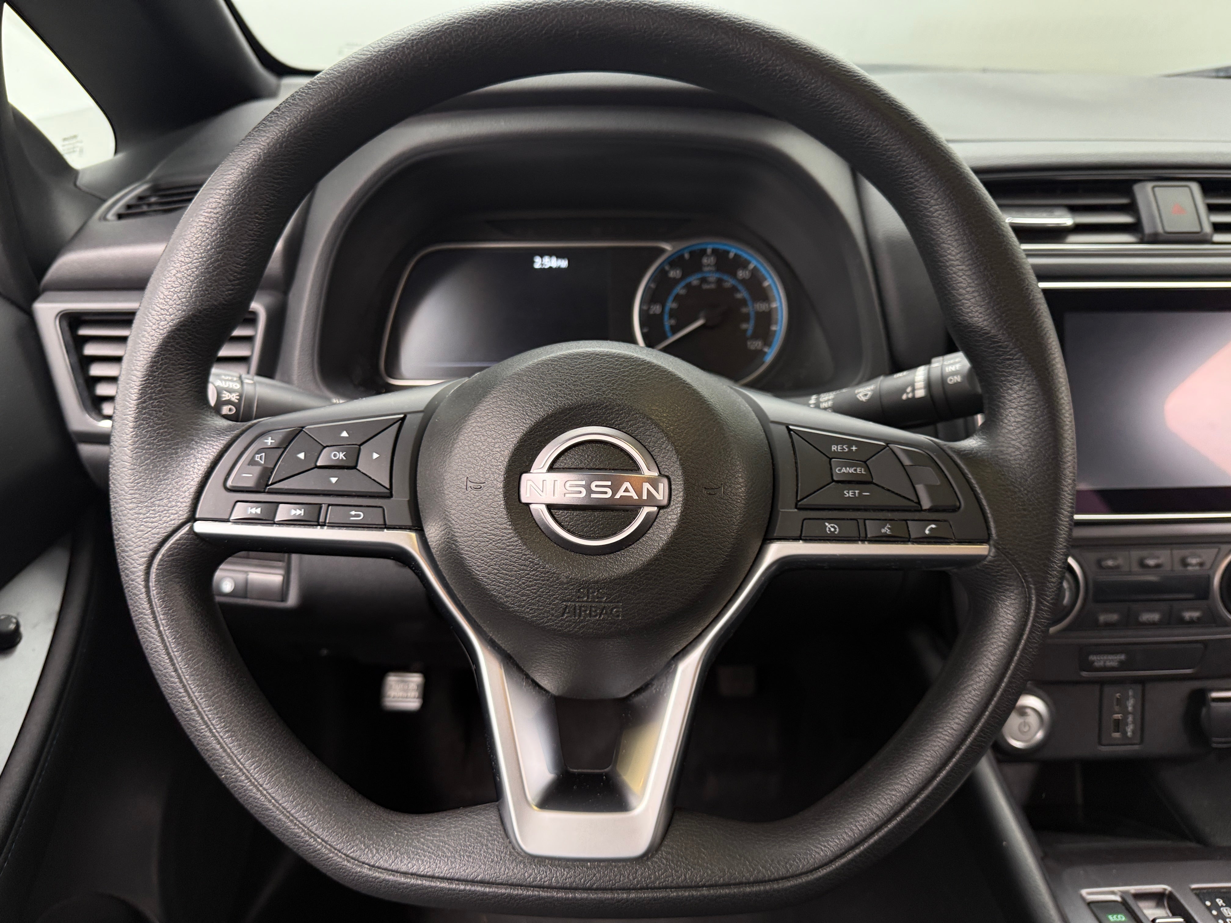2023 Nissan Leaf S 5