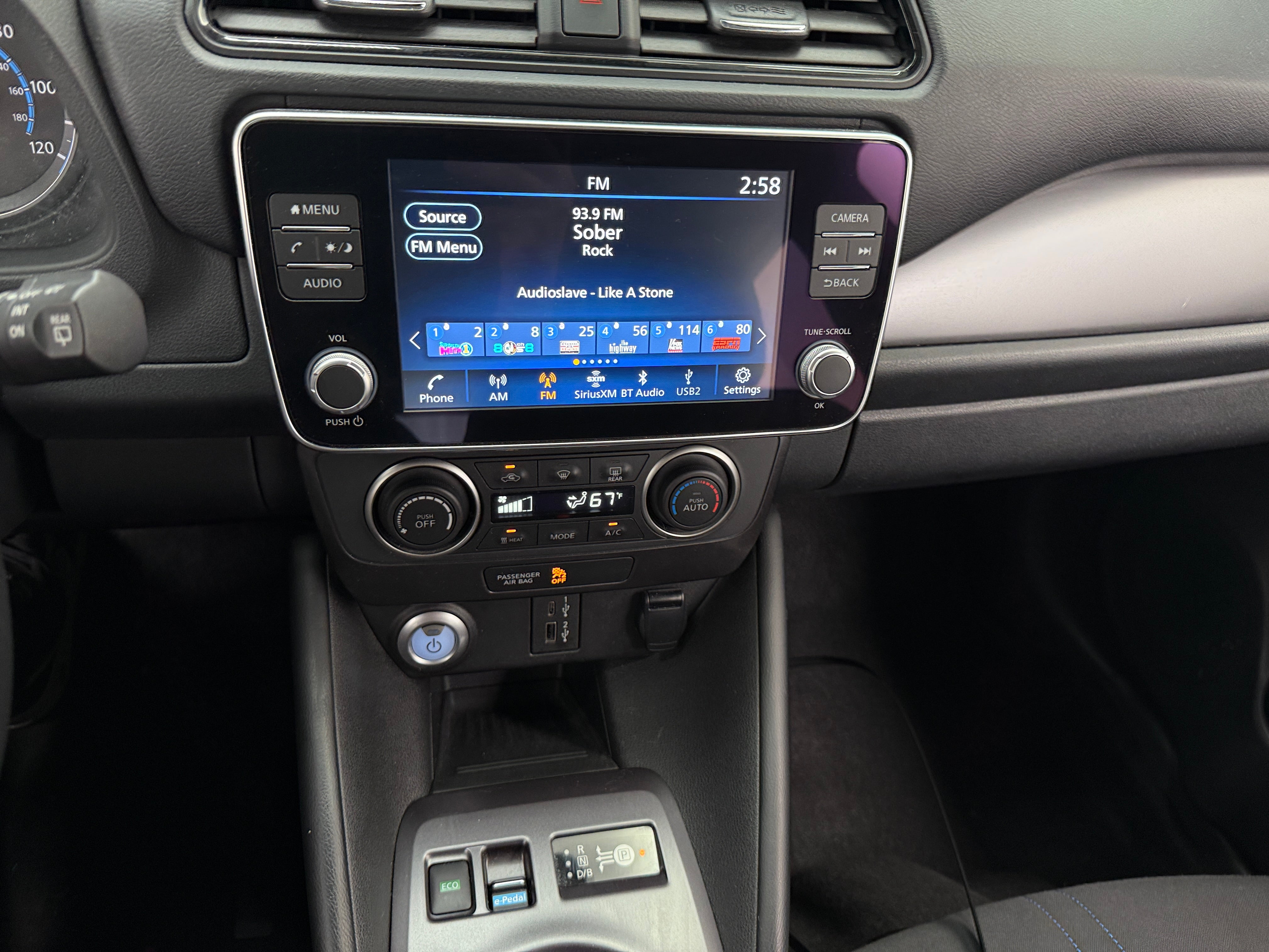 2023 Nissan Leaf S 4
