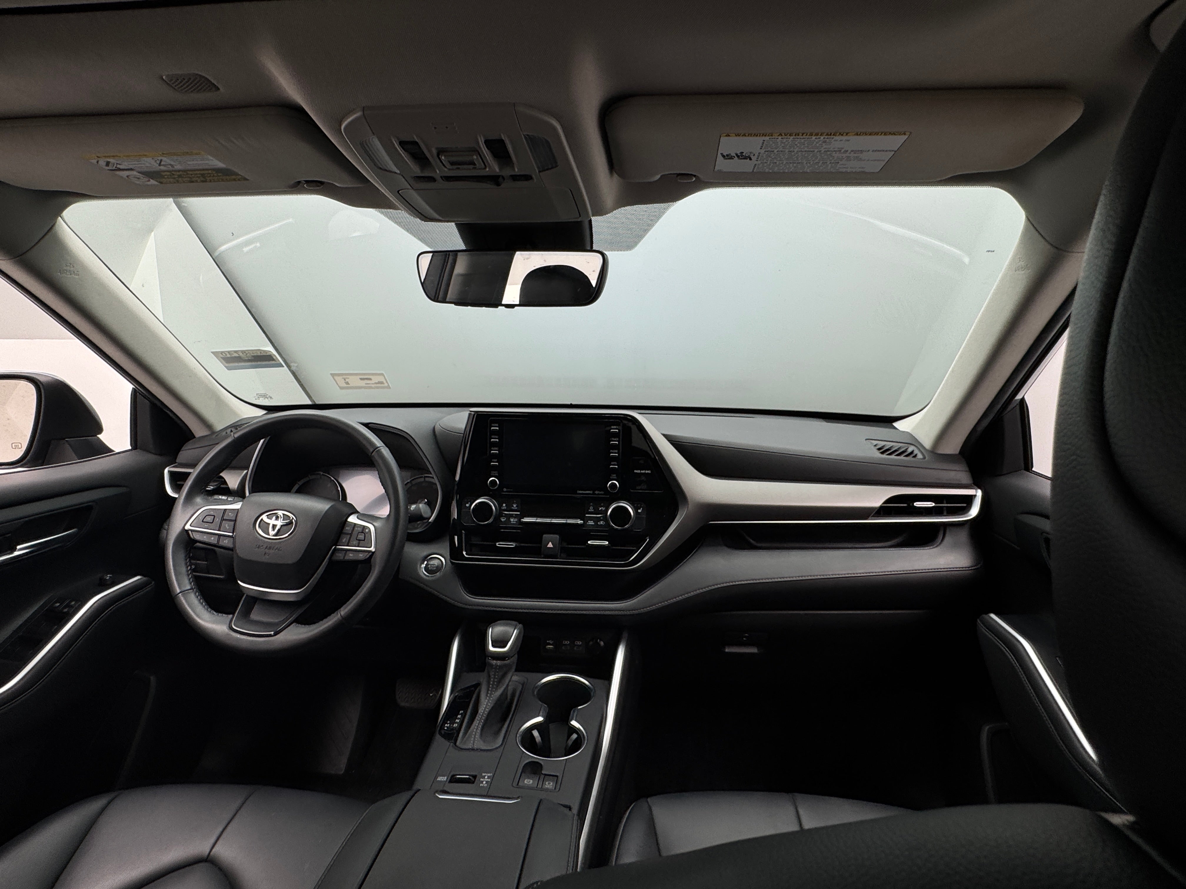 2022 Toyota Highlander XLE 2