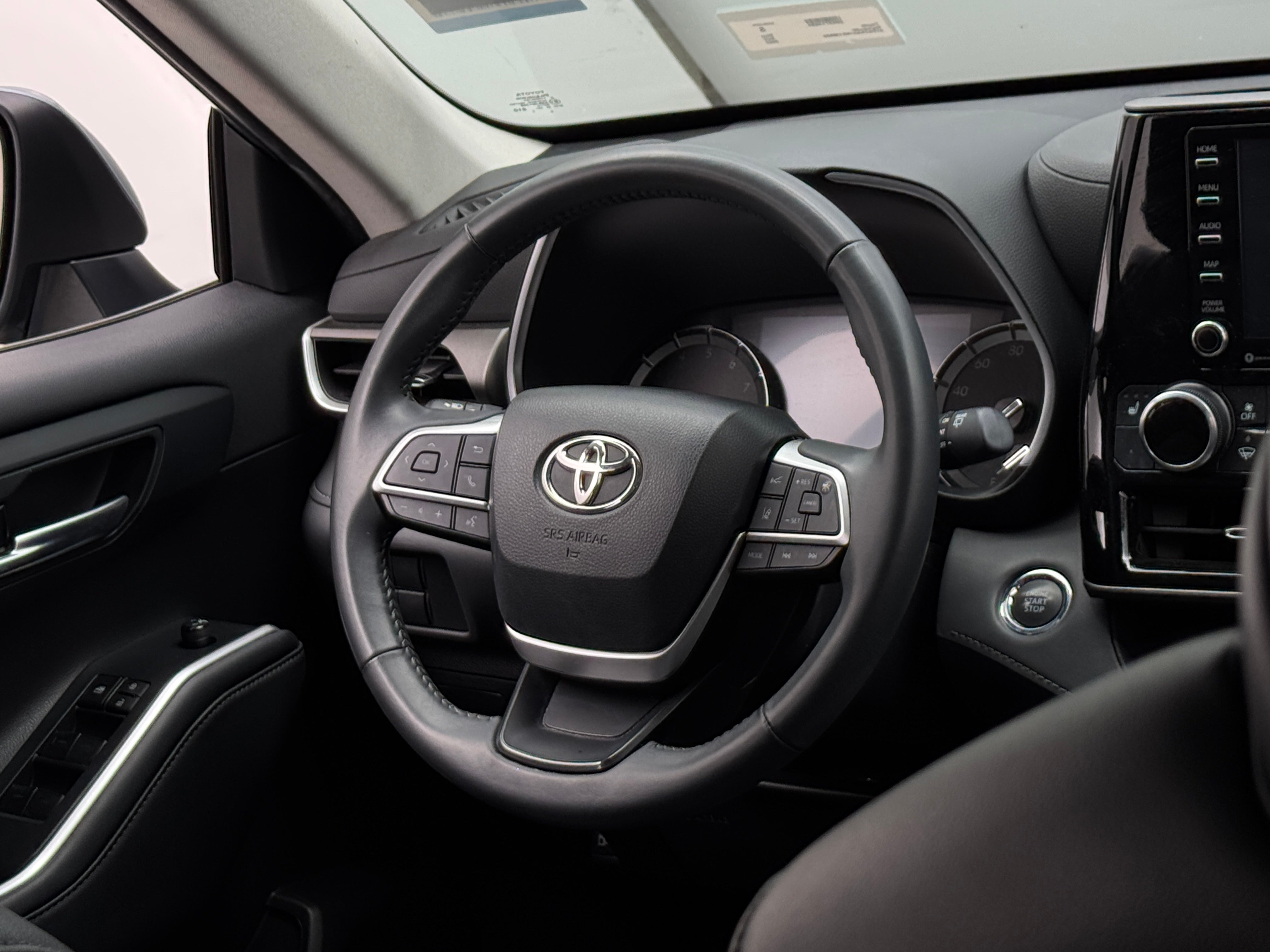 2022 Toyota Highlander XLE 4