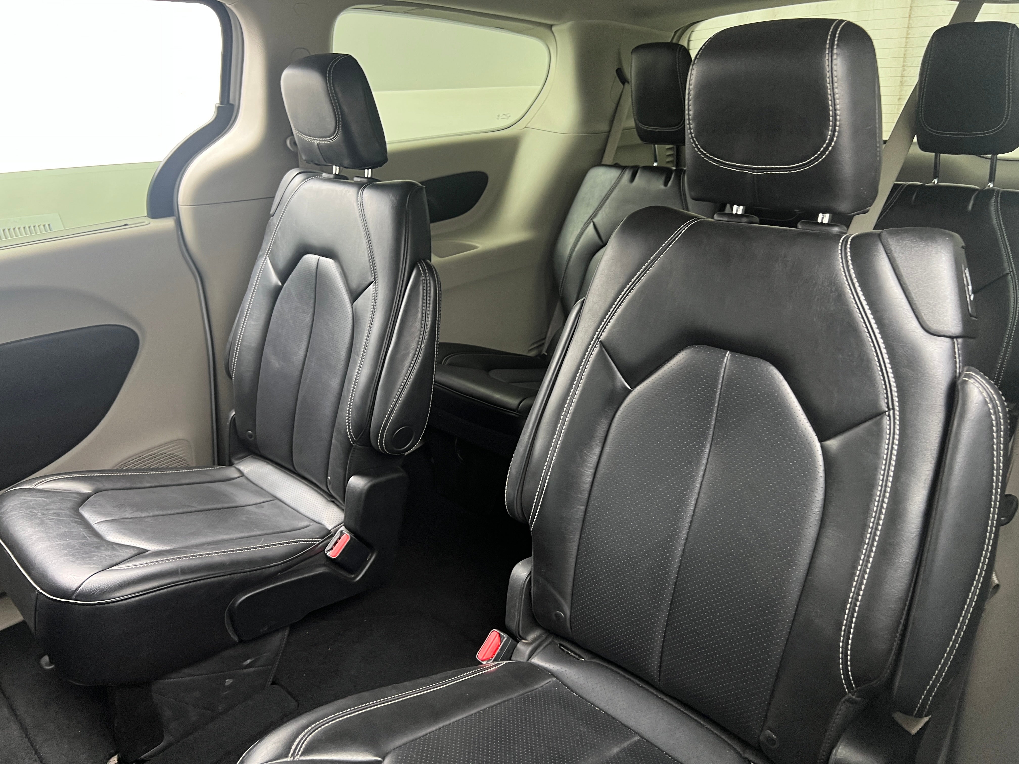 2023 Chrysler Pacifica Touring L 5