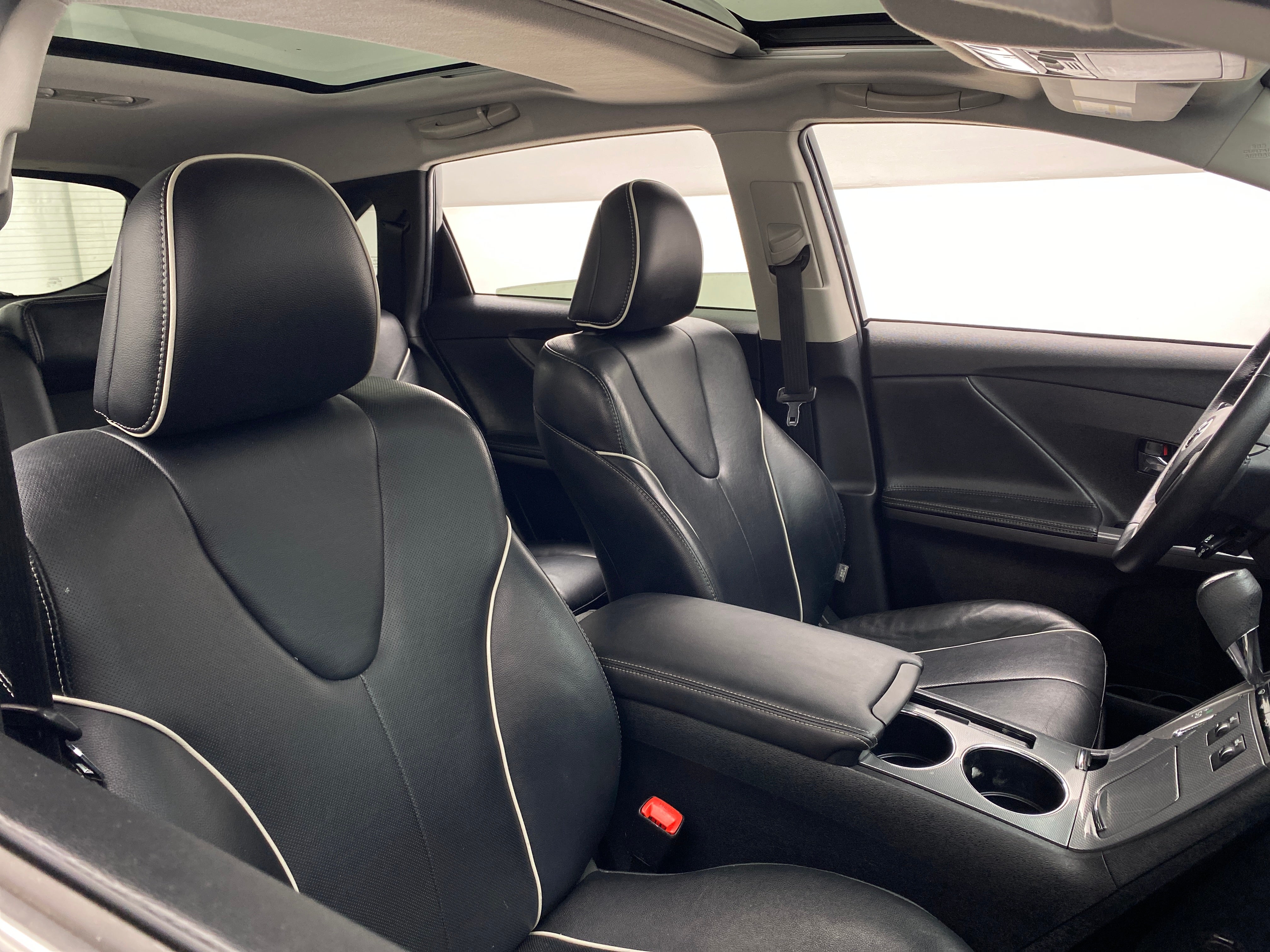 2013 Toyota Venza XLE 2