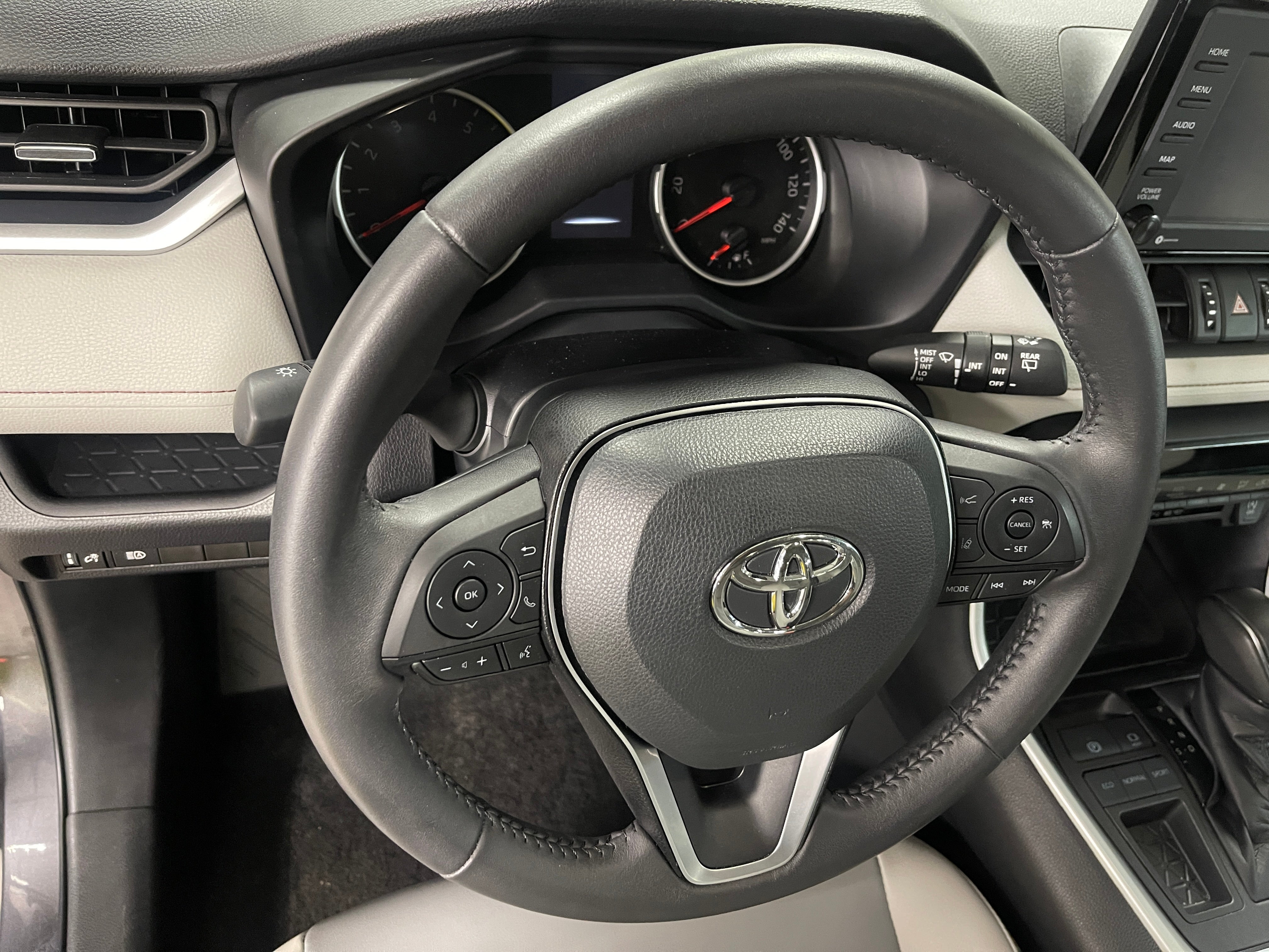 2022 Toyota RAV4 XLE Premium 5