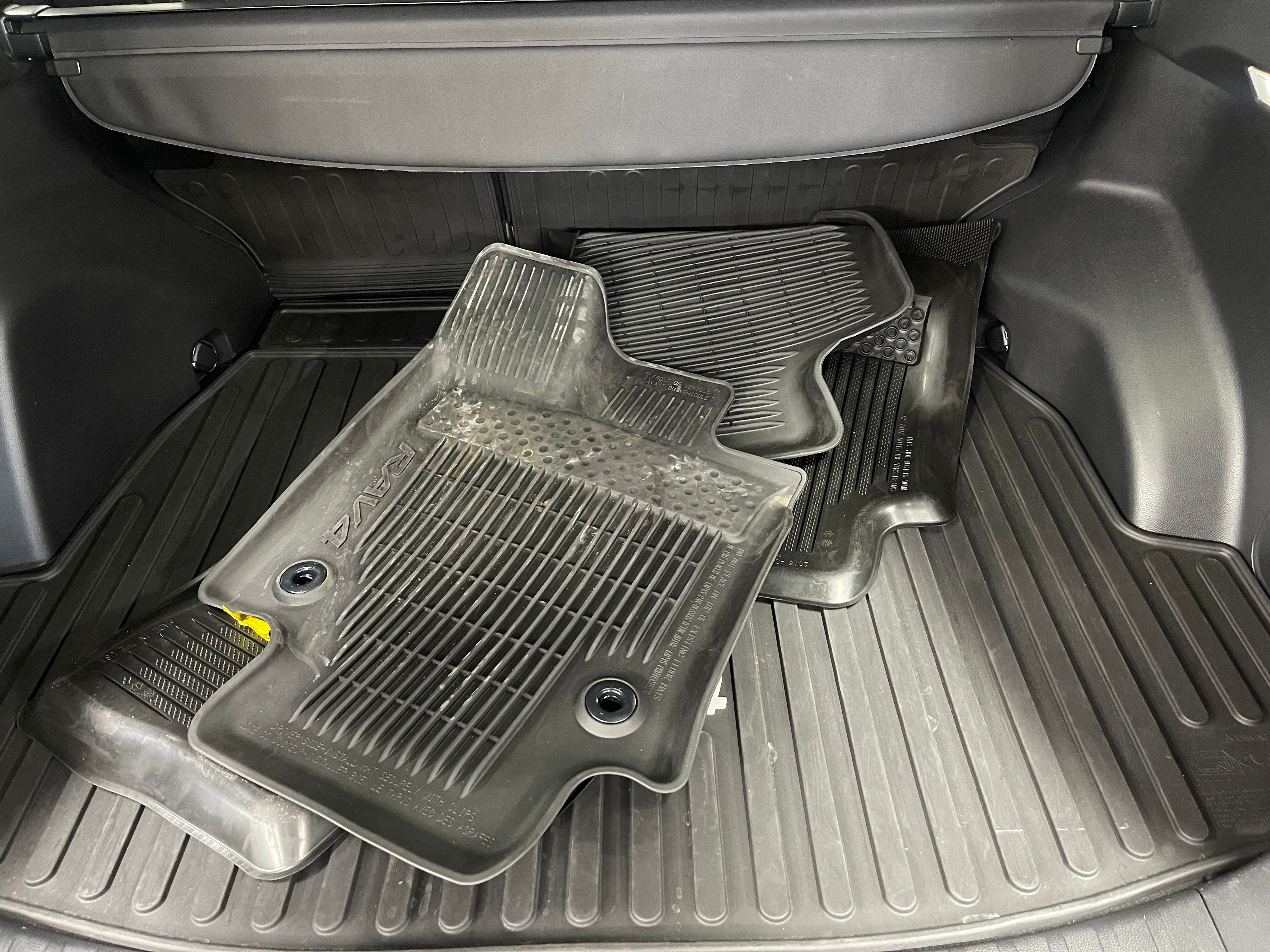 2022 Toyota RAV4 XLE Premium 7