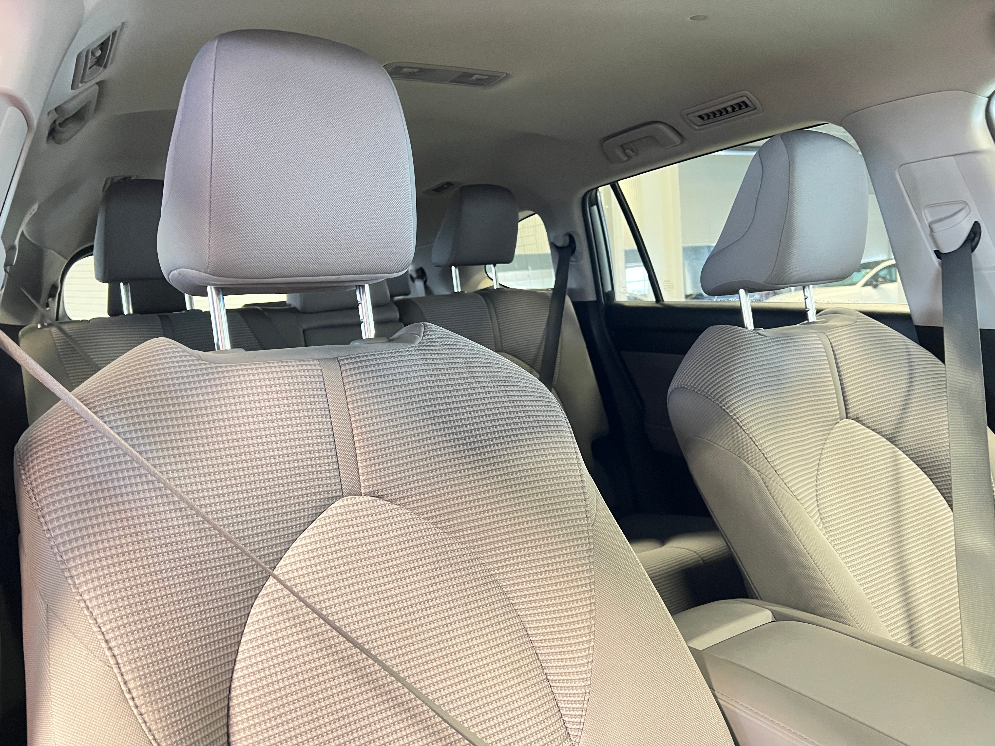 2023 Toyota Highlander L 2