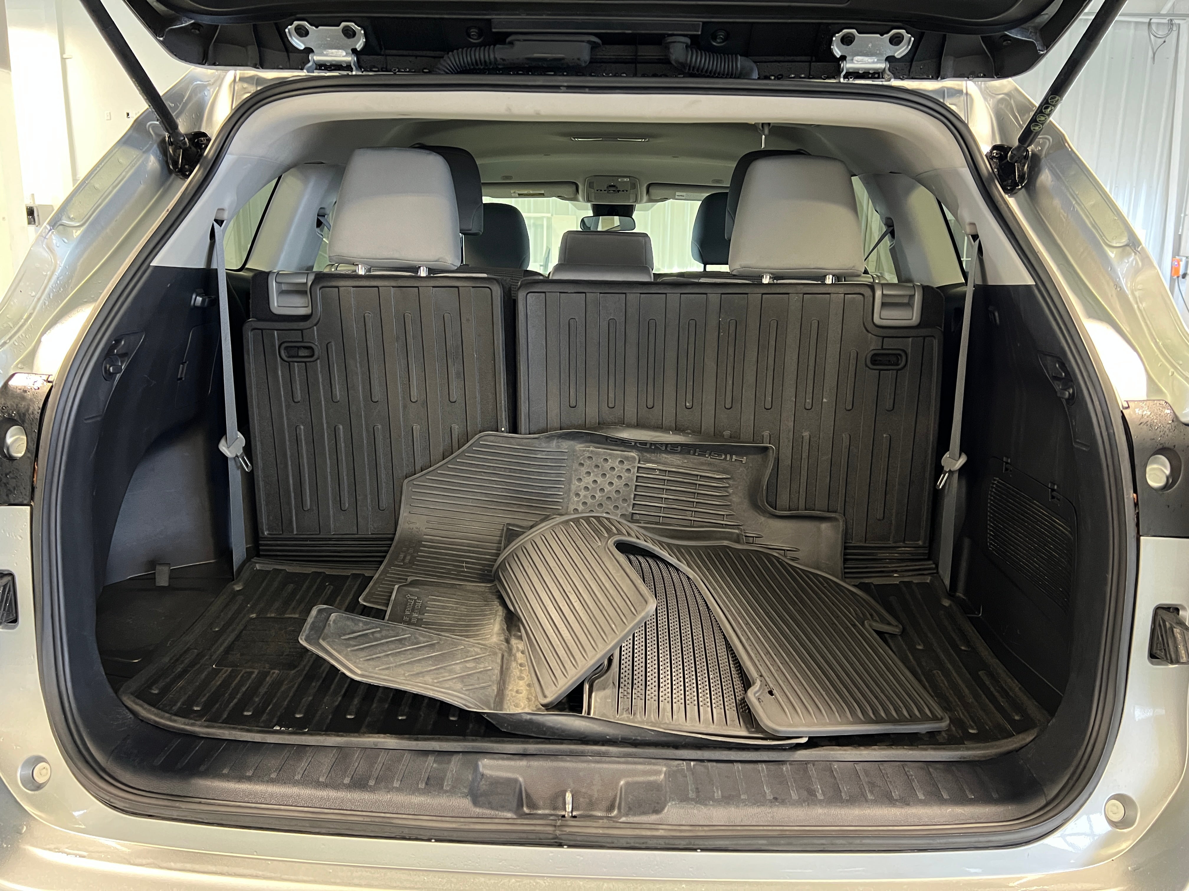 2023 Toyota Highlander L 7