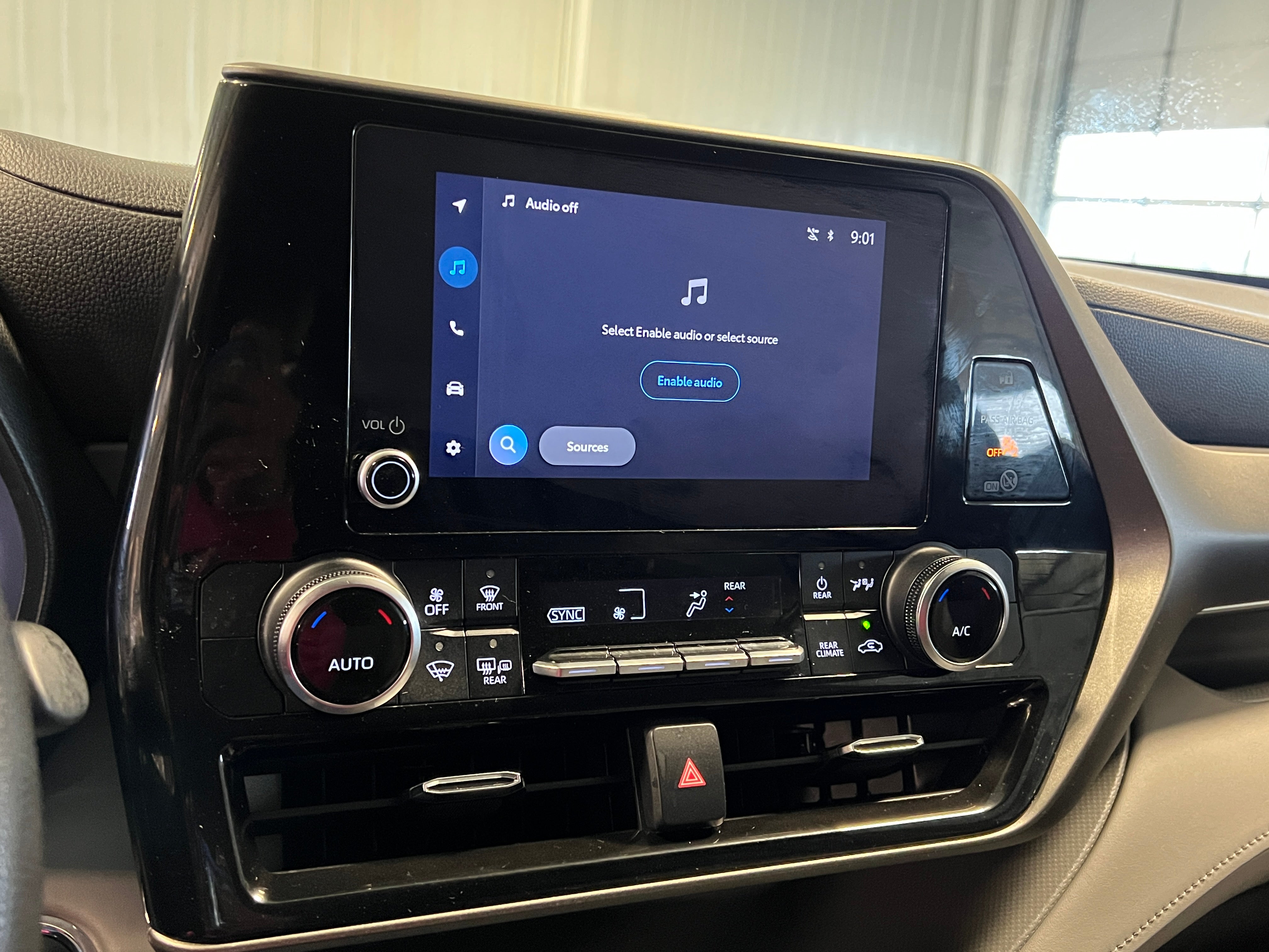 2023 Toyota Highlander L 4