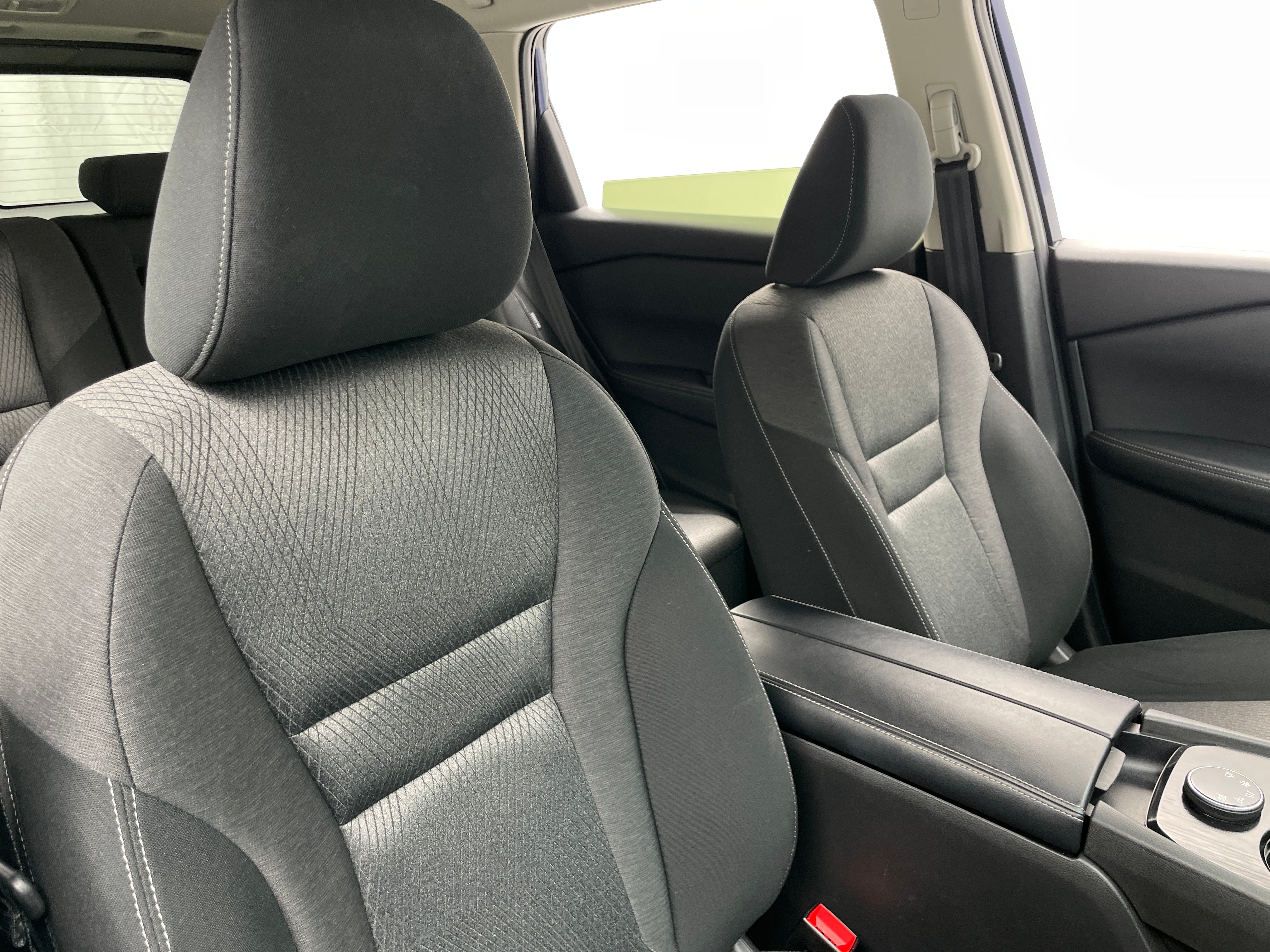 2024 Nissan Rogue SV 2