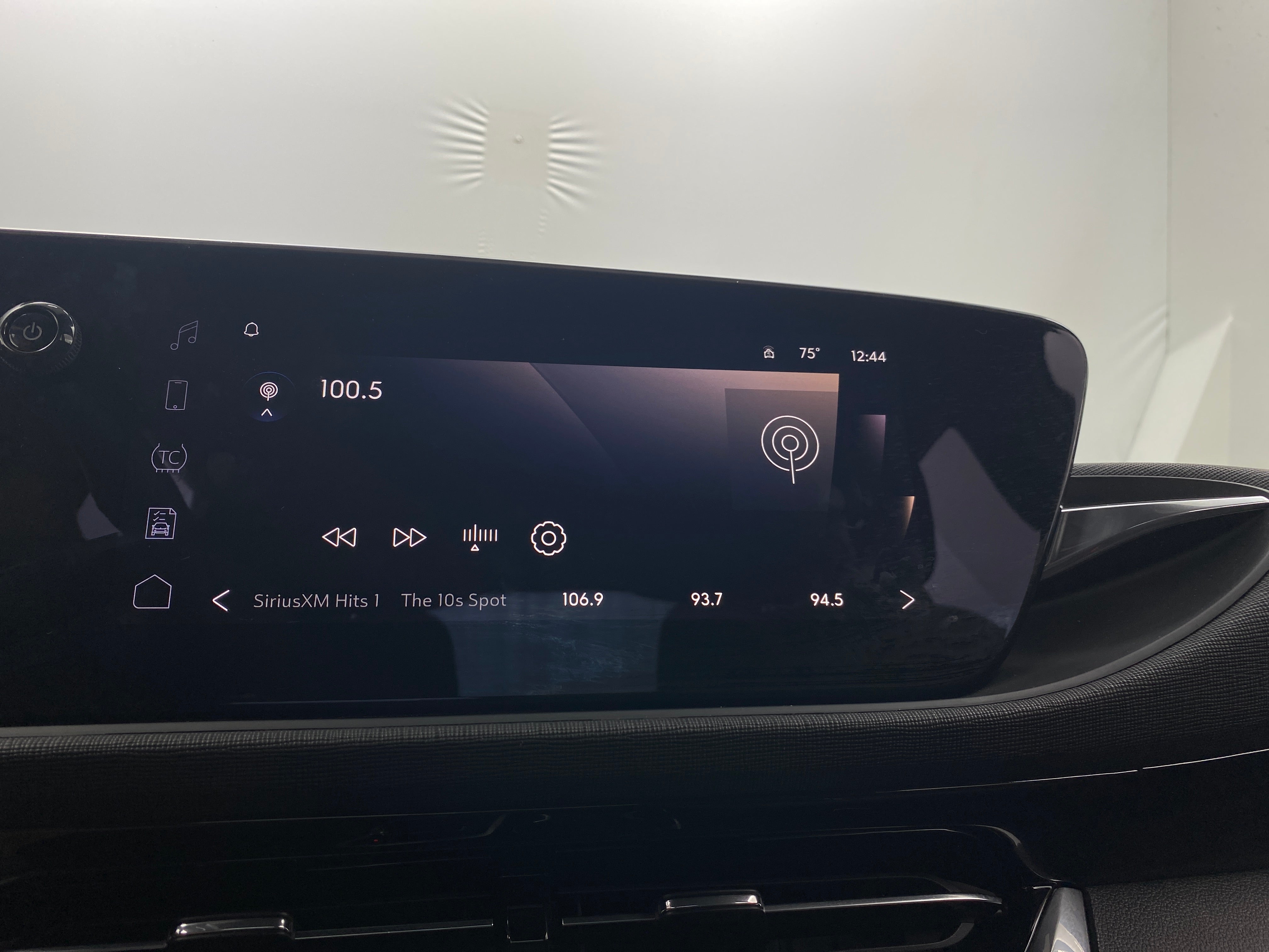 2024 Buick Envista Sport Touring 3