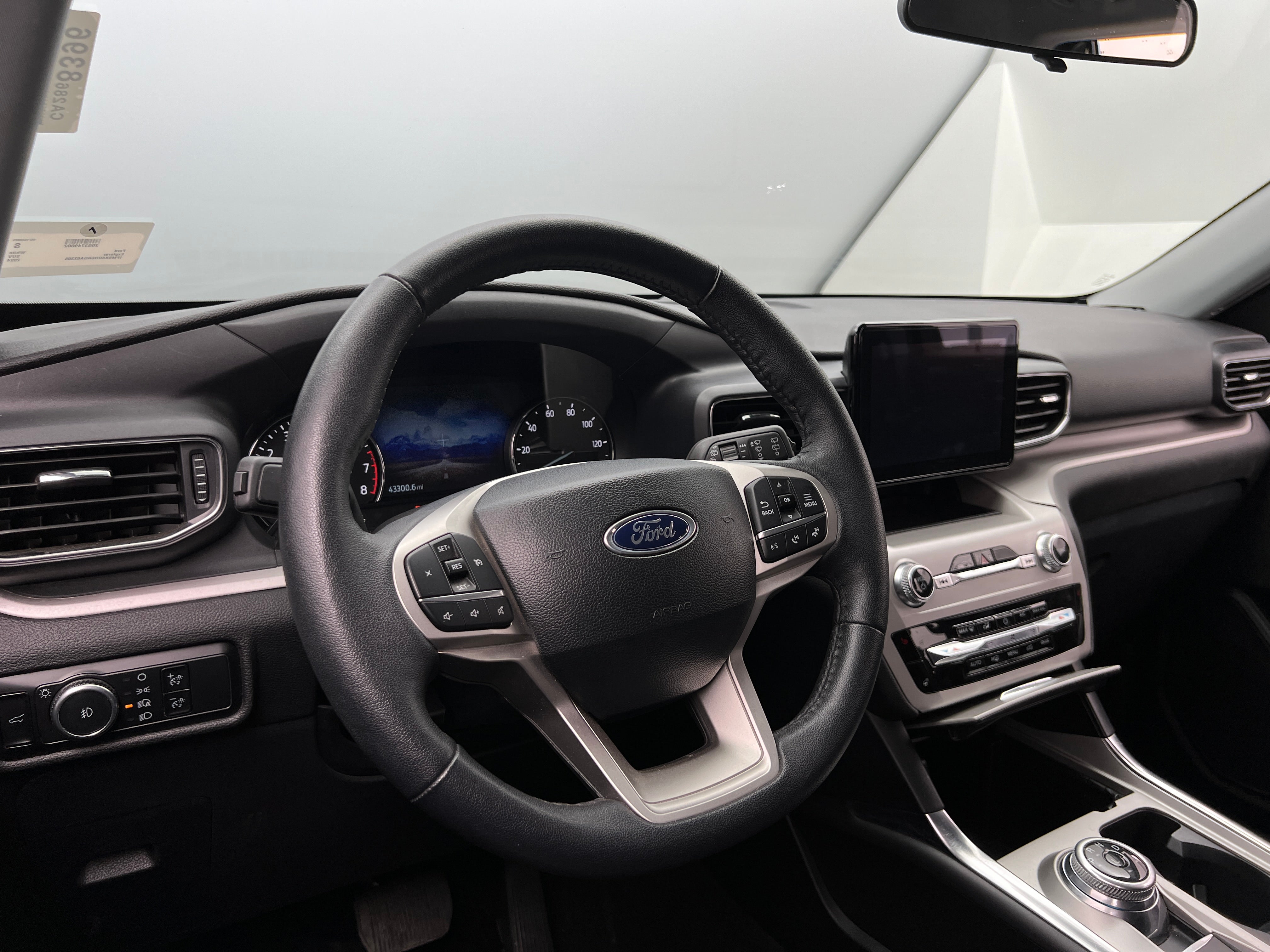 2024 Ford Explorer XLT 4