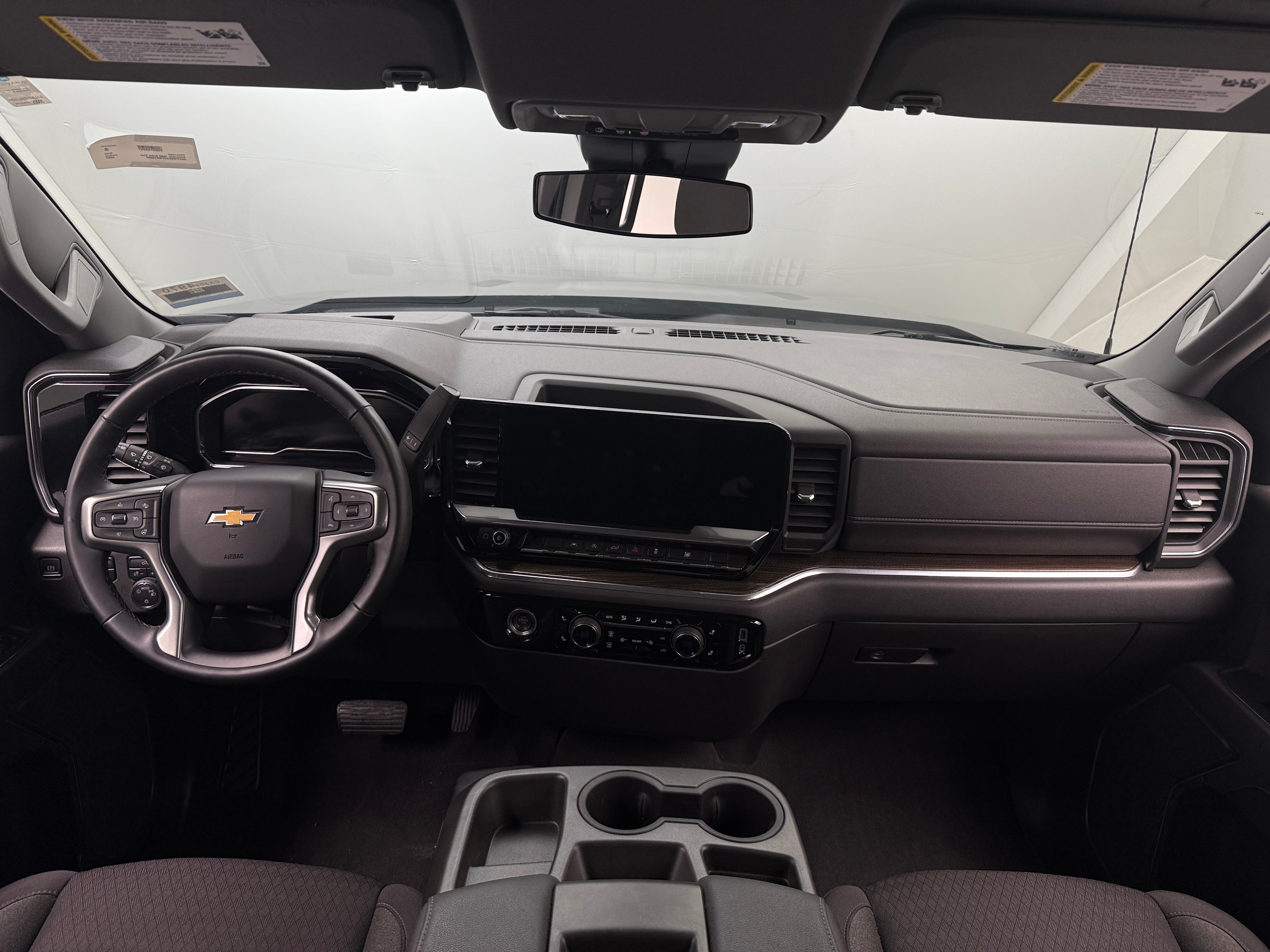 2023 Chevrolet Silverado 1500 LT 3