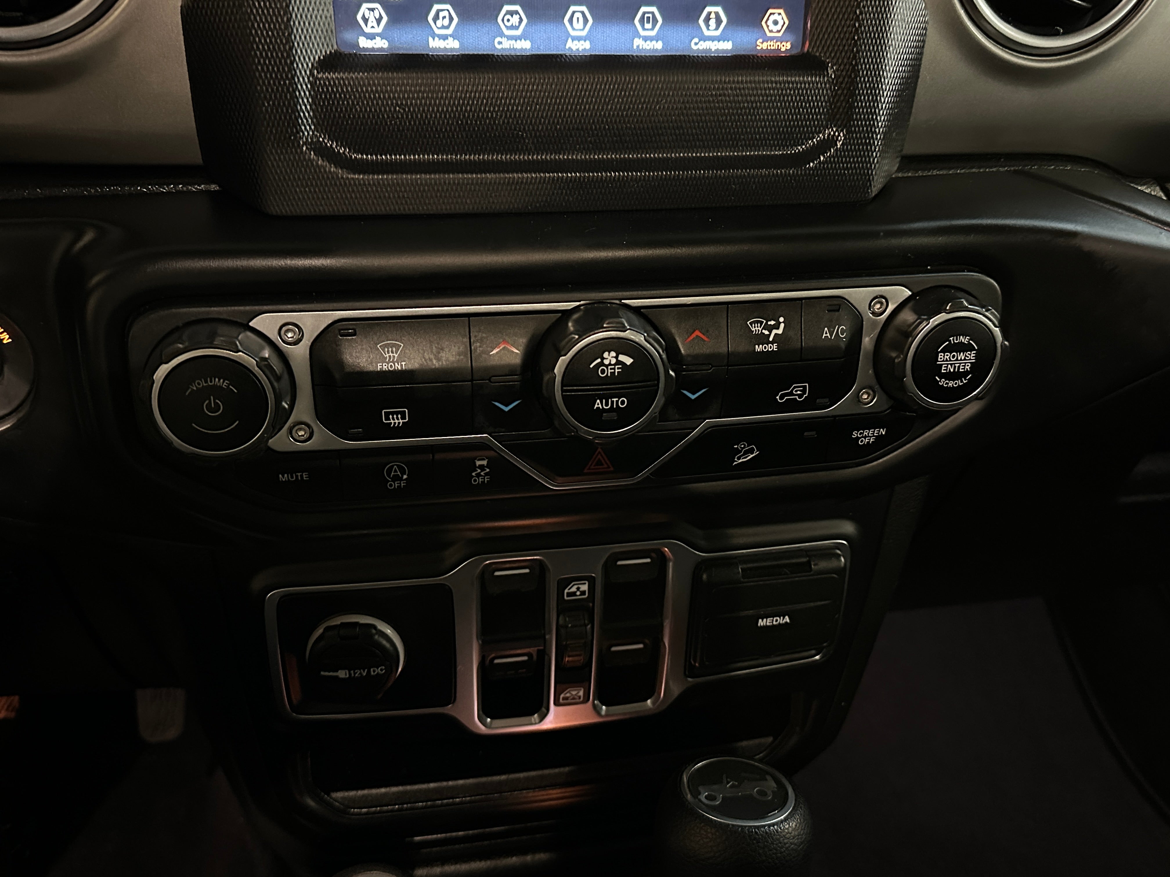 2020 Jeep Wrangler Unlimited Sahara 4