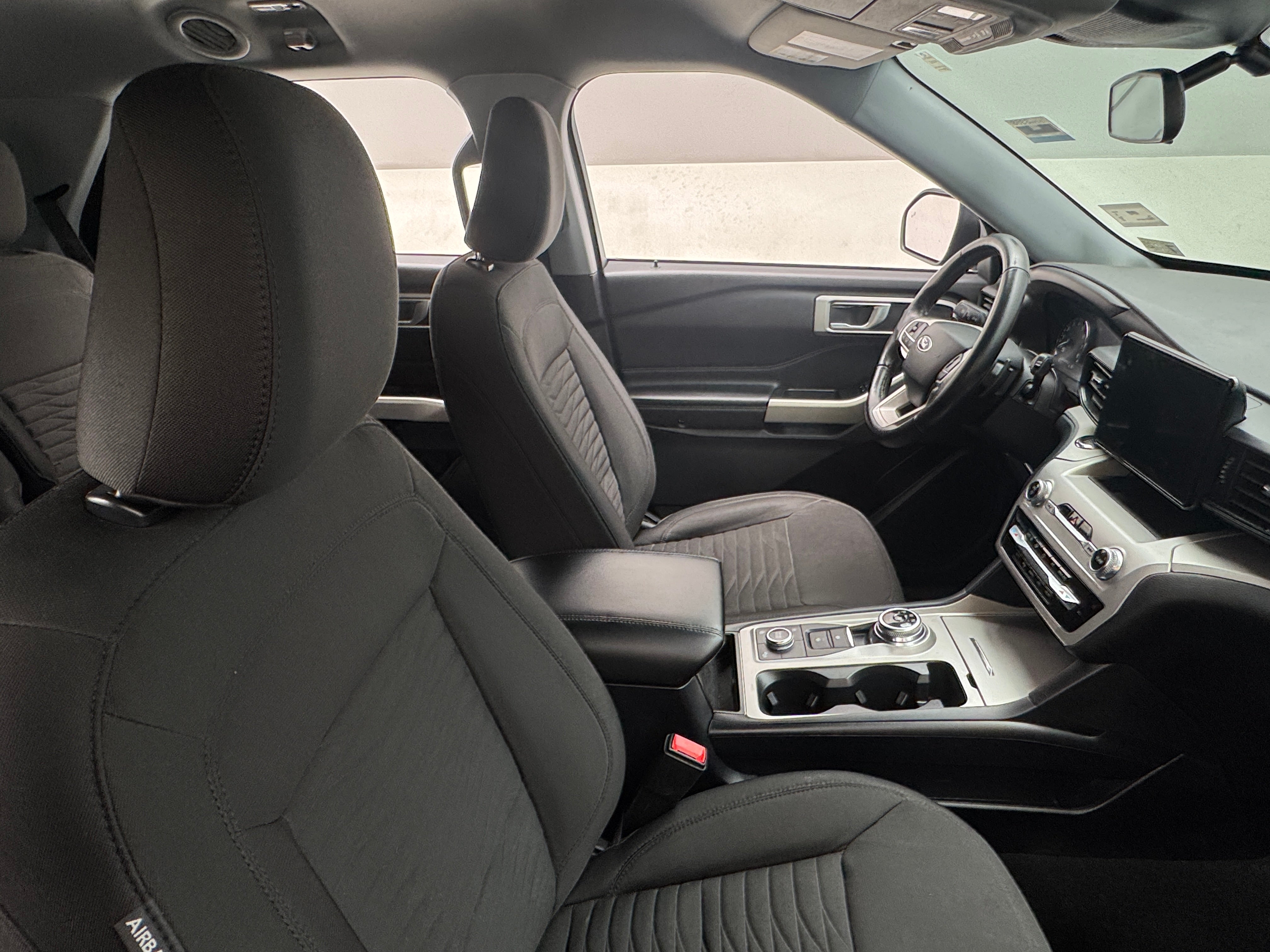 2021 Ford Explorer XLT 2