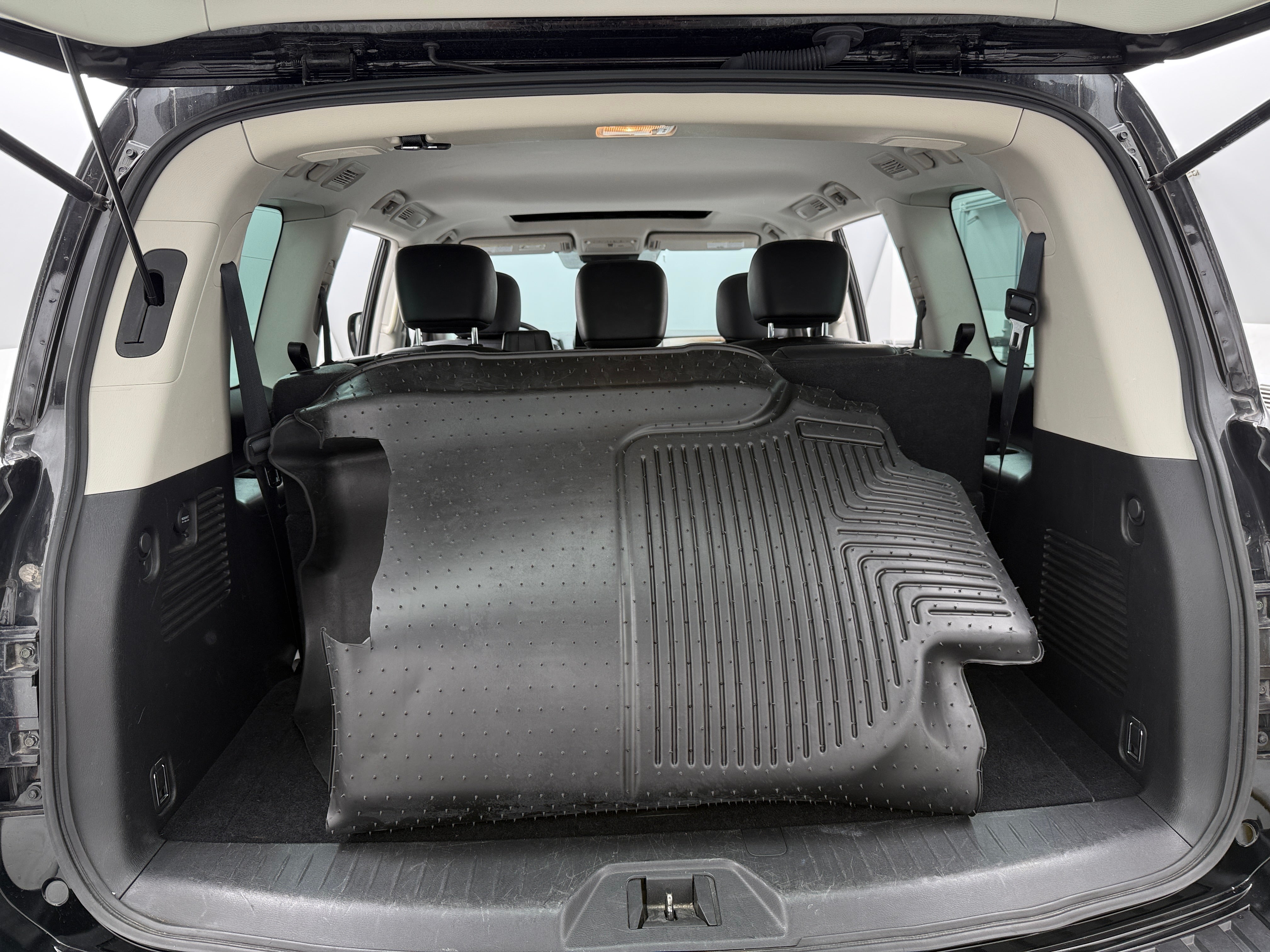 2023 Nissan Armada SL 6
