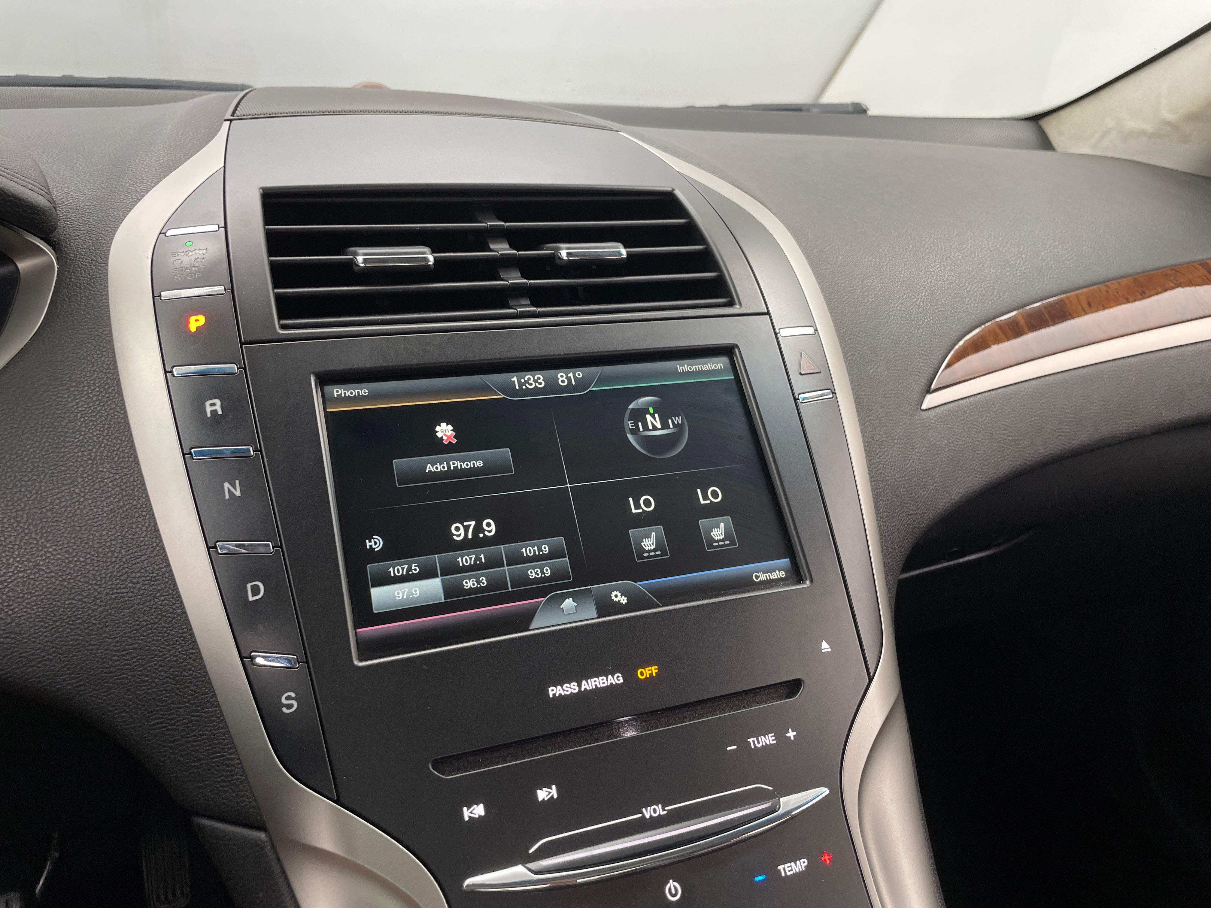 2014 Lincoln MKZ Base 3