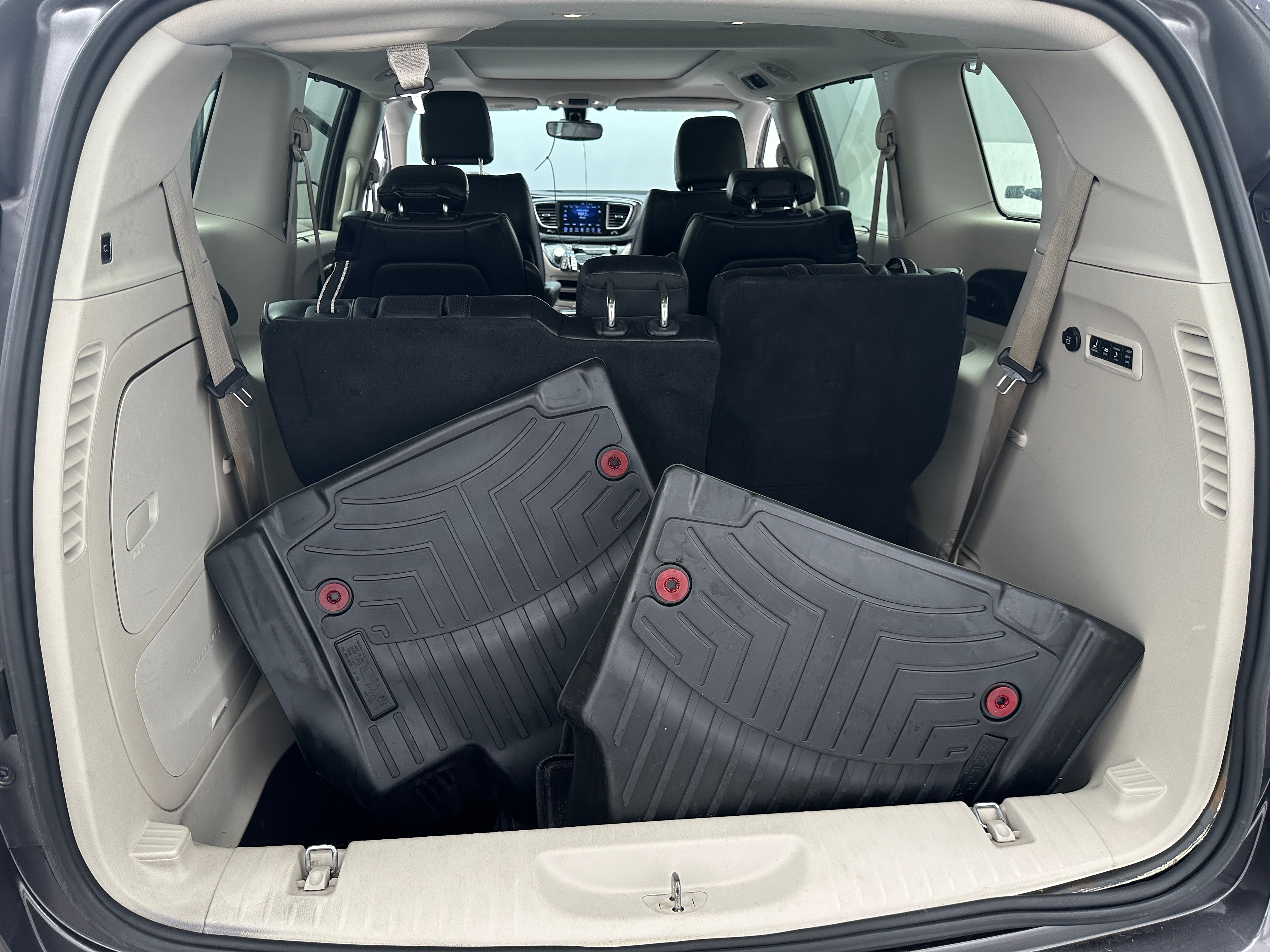 2017 Chrysler Pacifica Limited 6