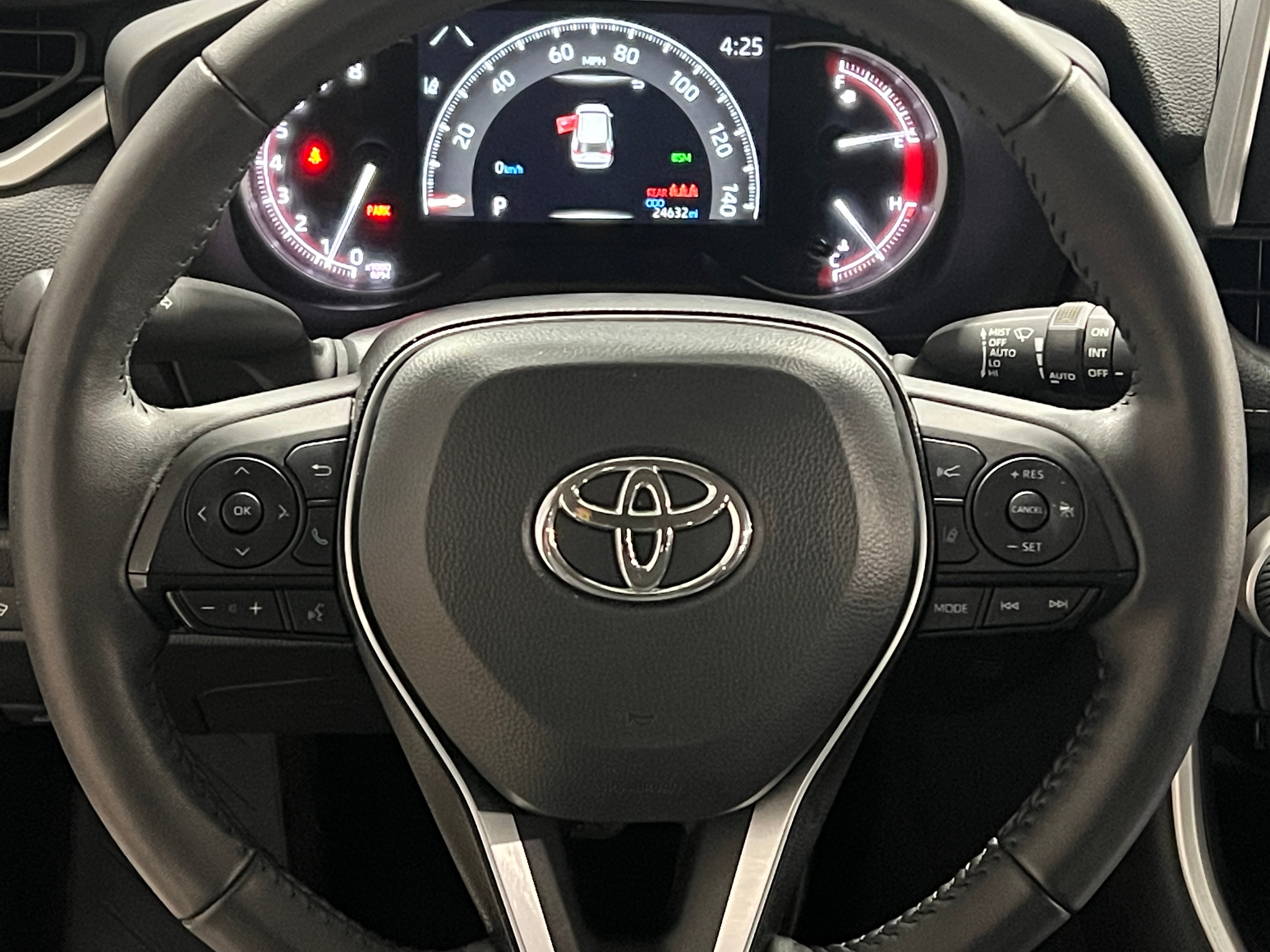 2024 Toyota RAV4 XLE 5