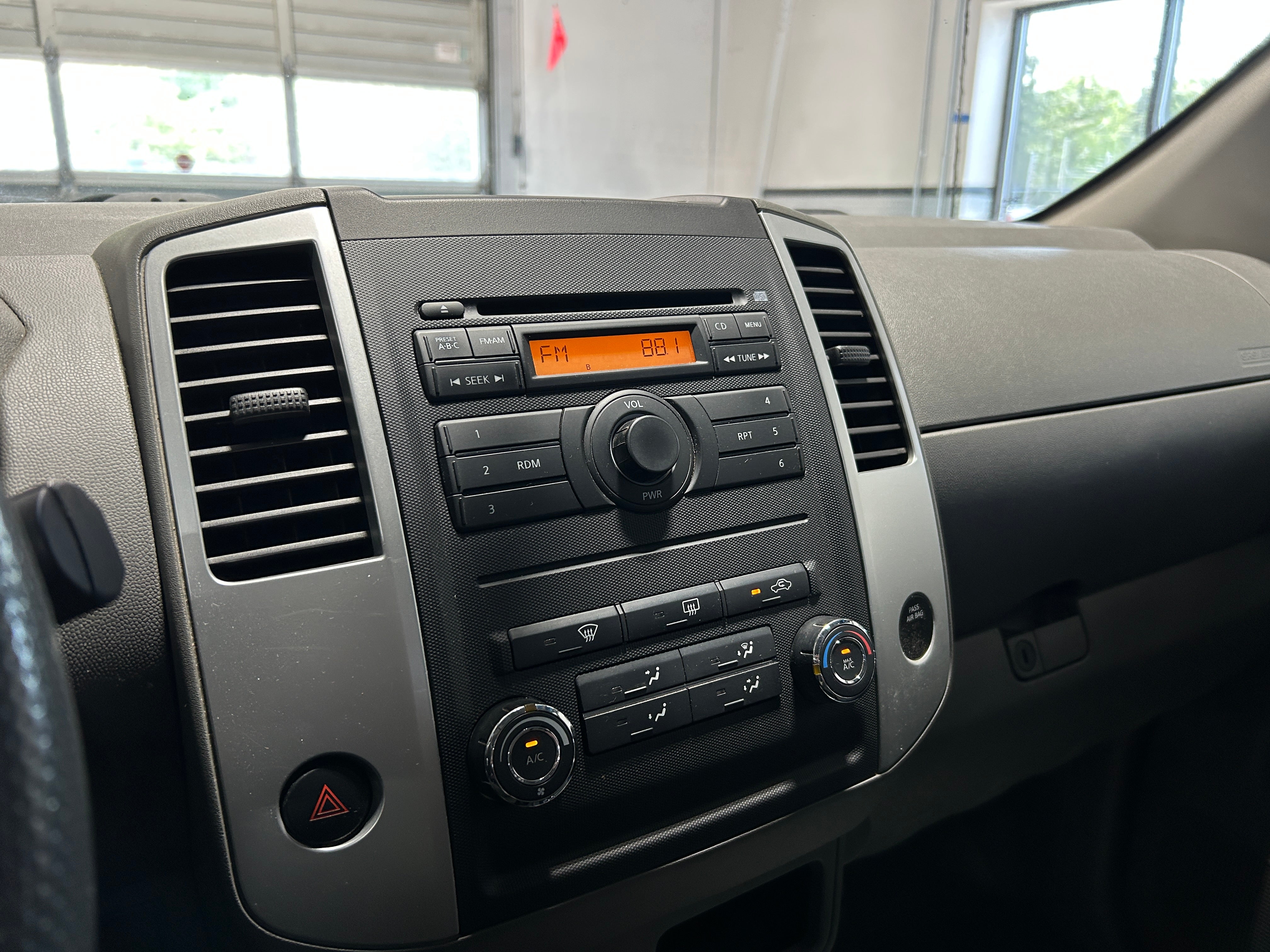 2011 Nissan Frontier SV 4