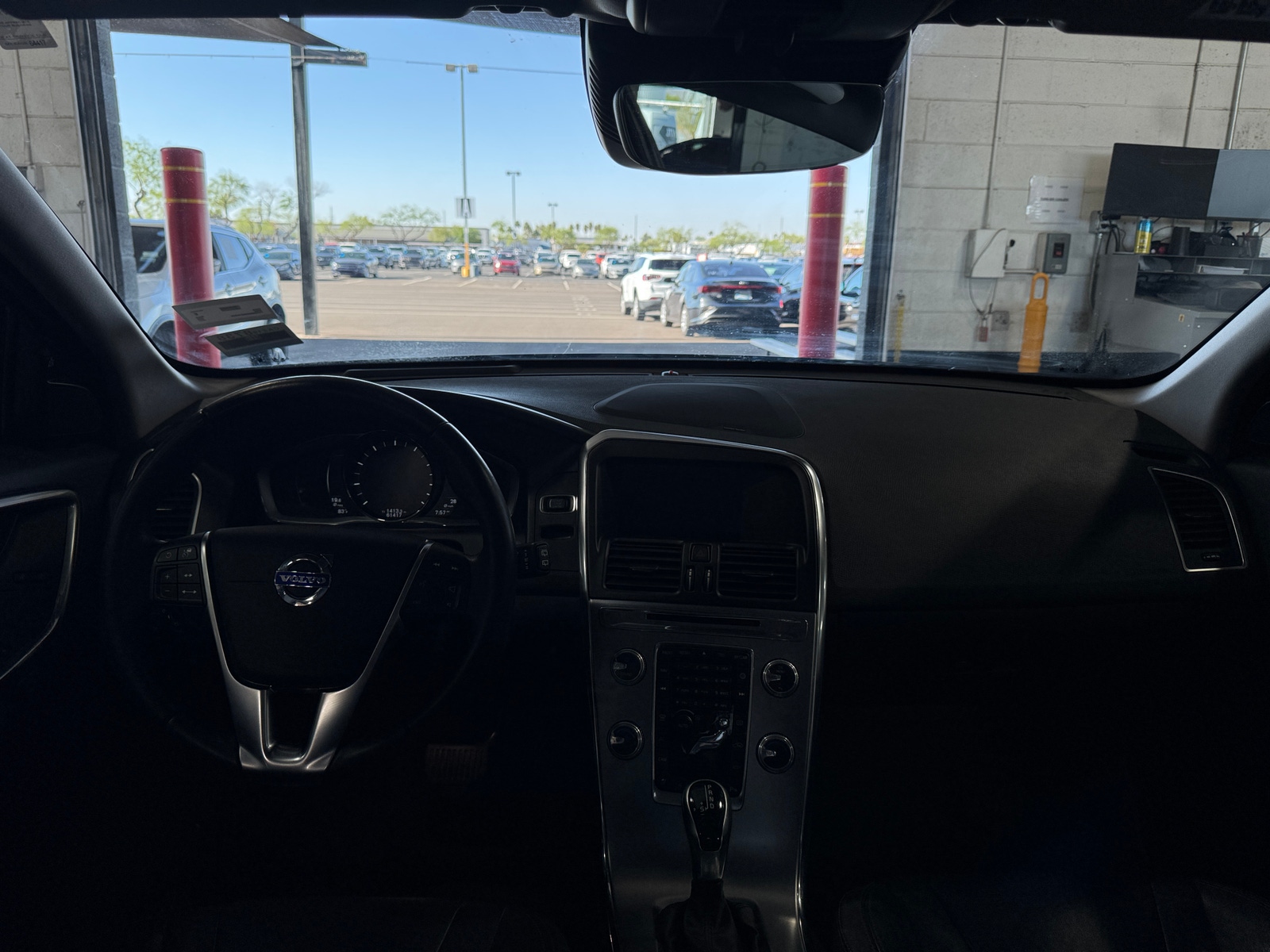 Thumbnail: 2017 Volvo XC60 - 2