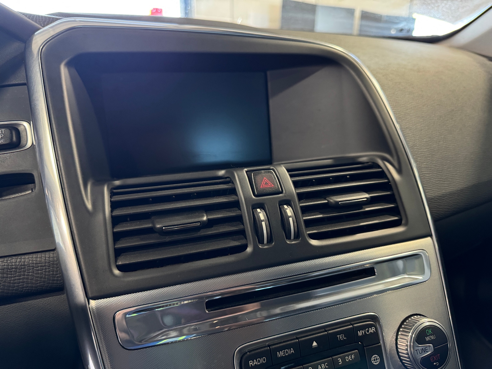Thumbnail: 2017 Volvo XC60 - 3